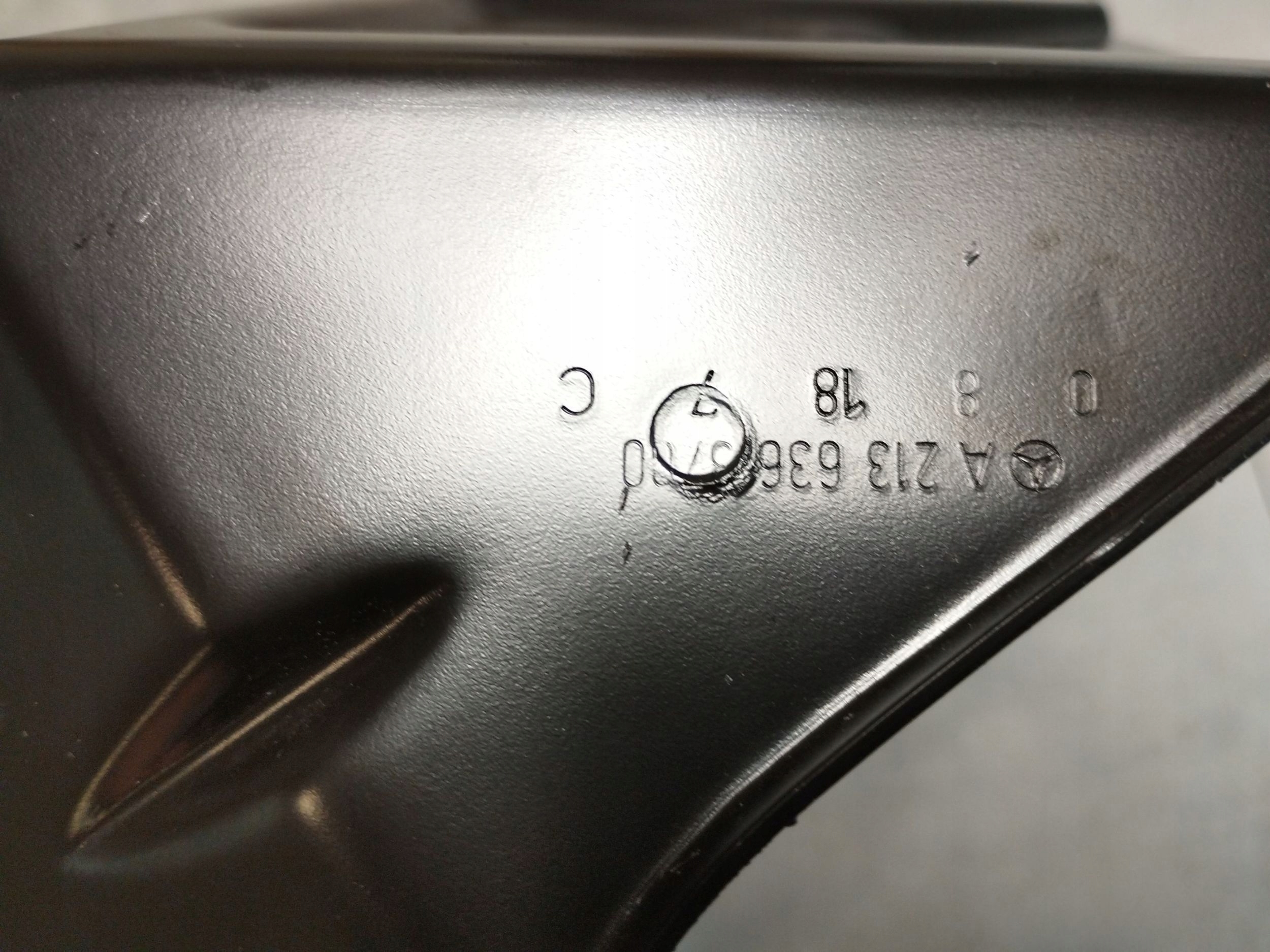 Mercedes-Benz E W213 2018 bracket holder A2136308700