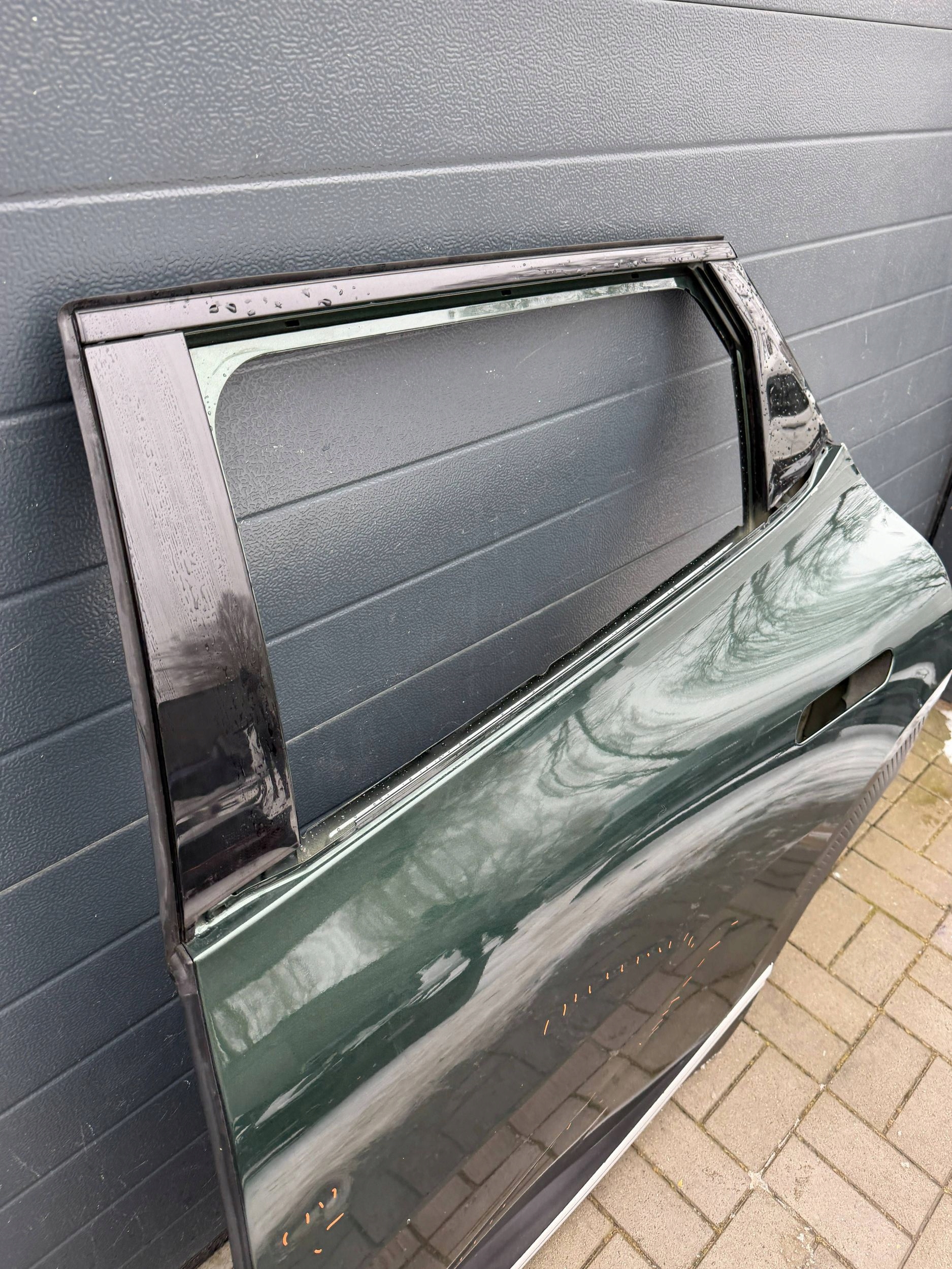 KIA EV6 door left rear part rear.
