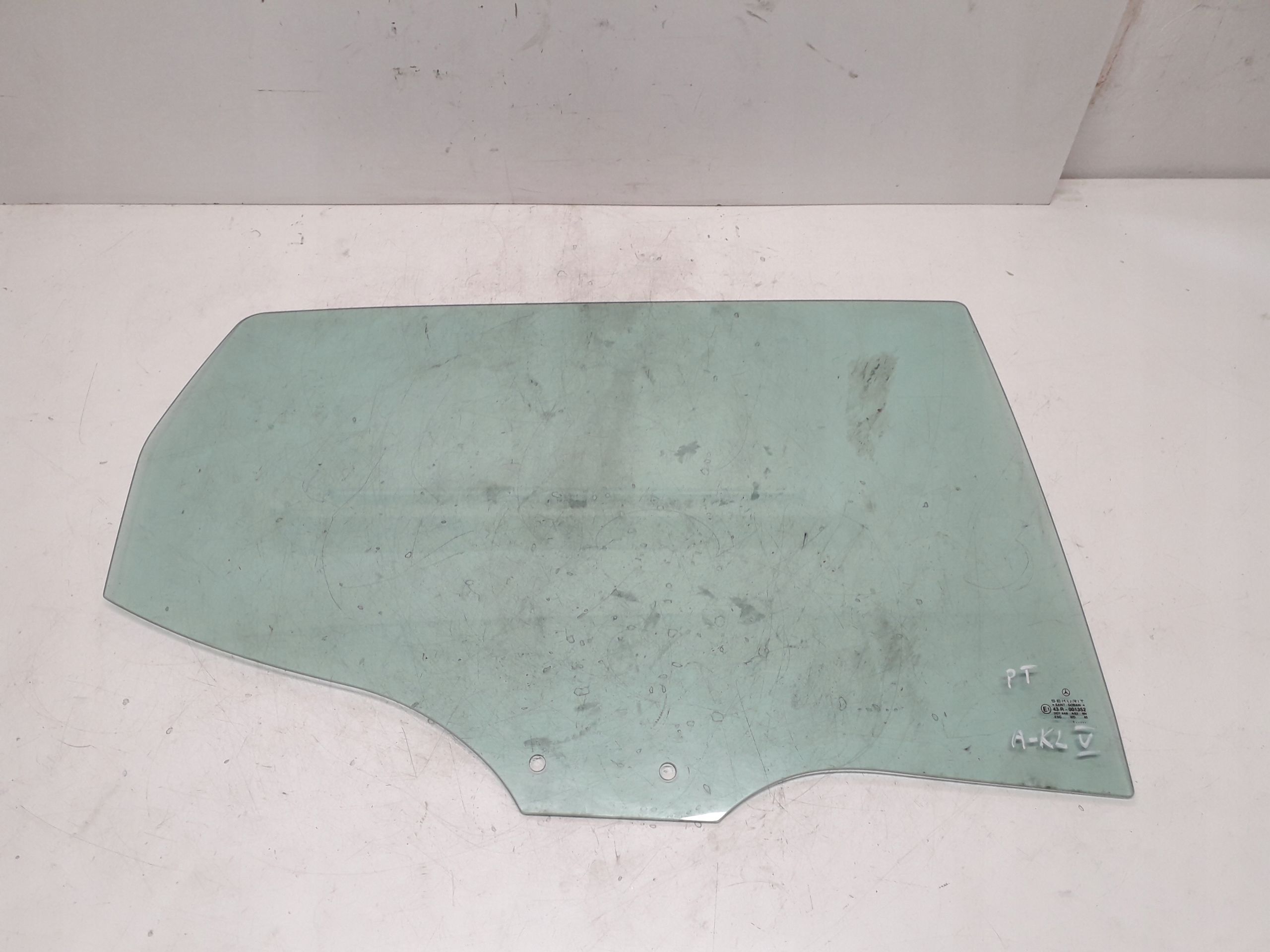 MERCEDES A KLASA W168 SZYBA DRZWI PRAWA TYLNA TYŁ