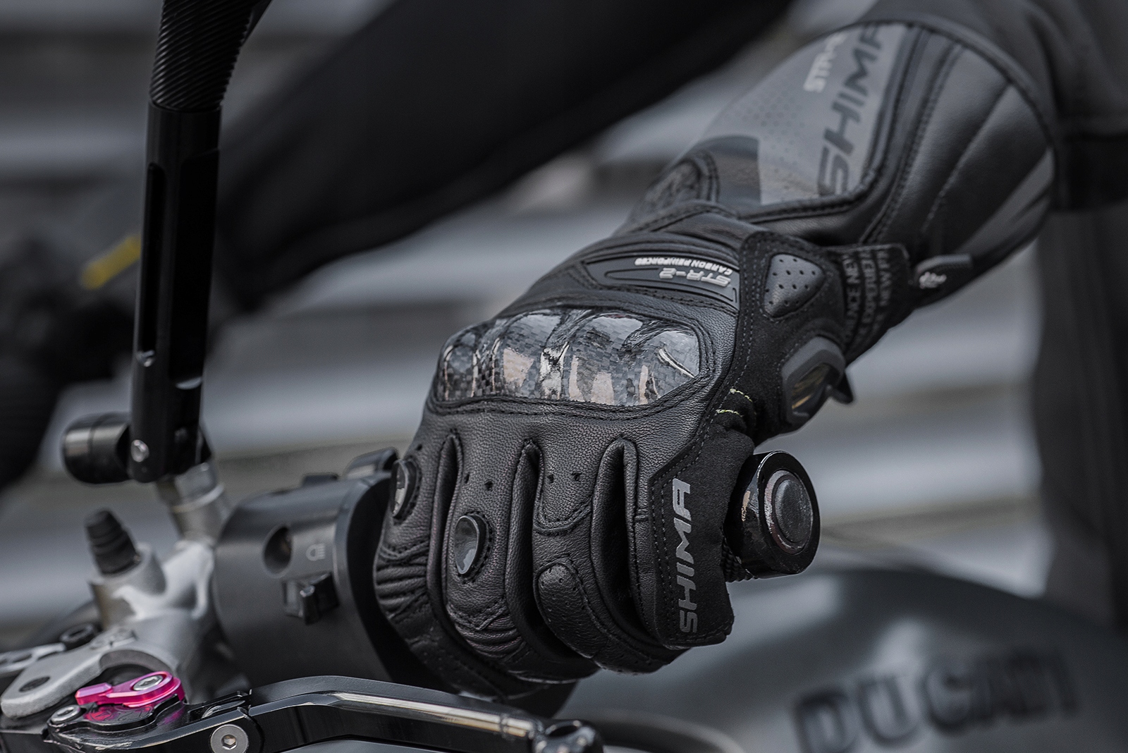 Rękawice sportowe SHIMA STR-2 BLACK czarny GRATISY Model STR-2