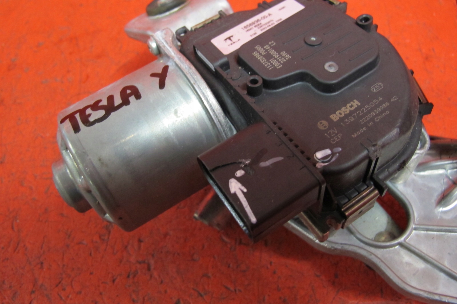 Tesla MODEL Y mini motor of wipers front front EUROPA 1658936-00-A