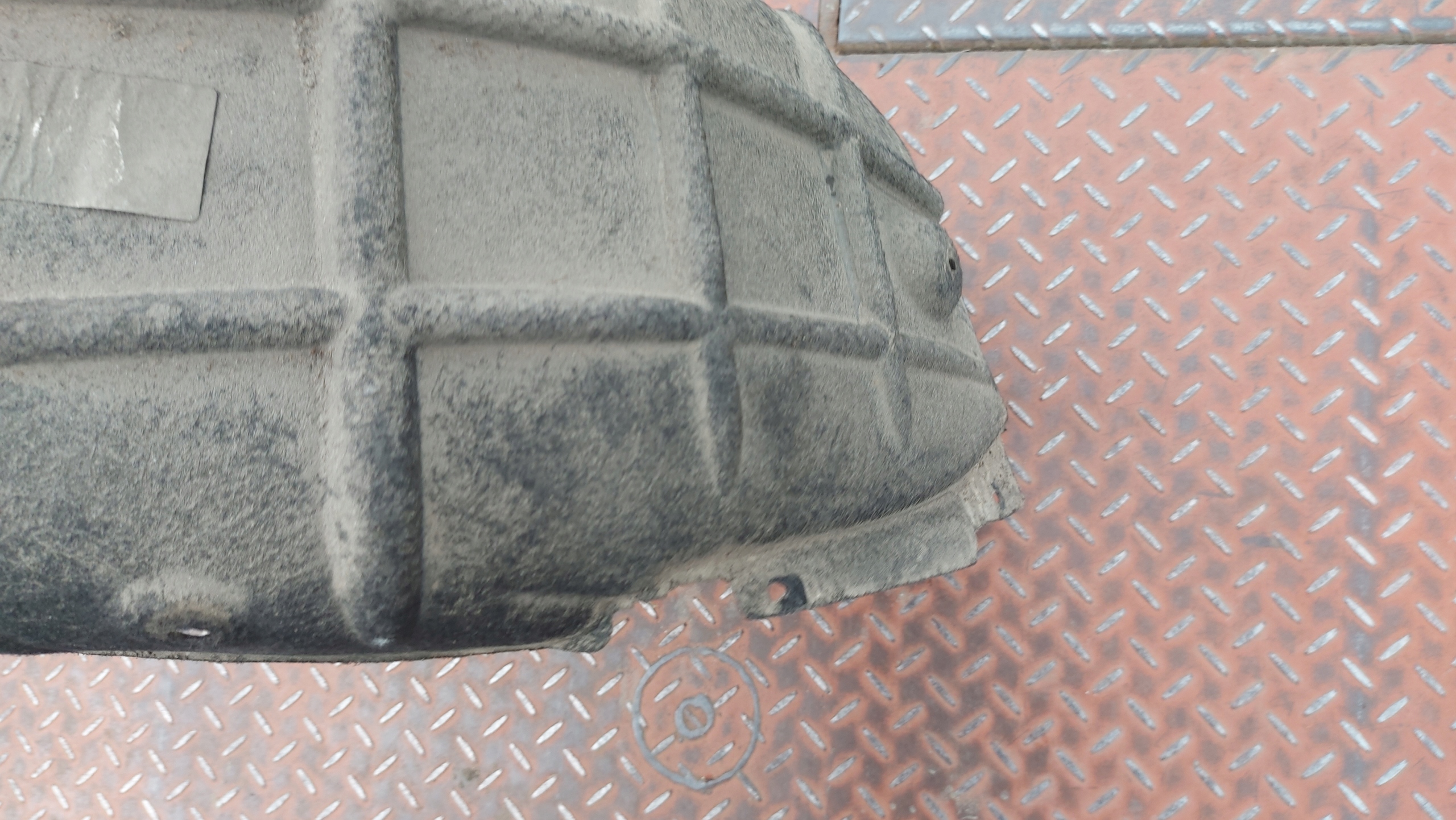 mudguard left rear part SKODA SUPERB III