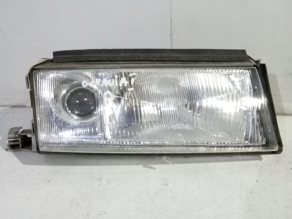 Skoda Octavia and light right front front