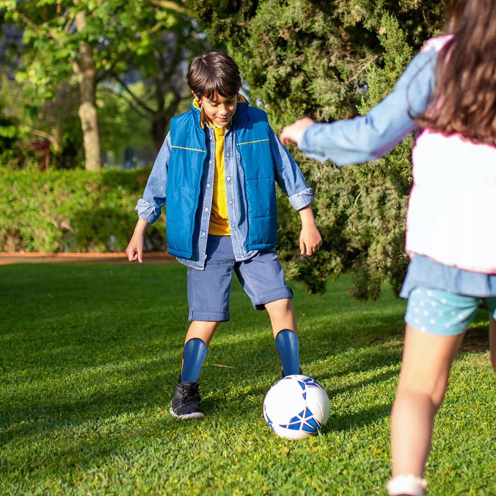 PIŁKA DO PIŁKI NOŻNEJ DLA MŁODZIEŻY OCHRANIACZE ŁYDKI Model 33986760