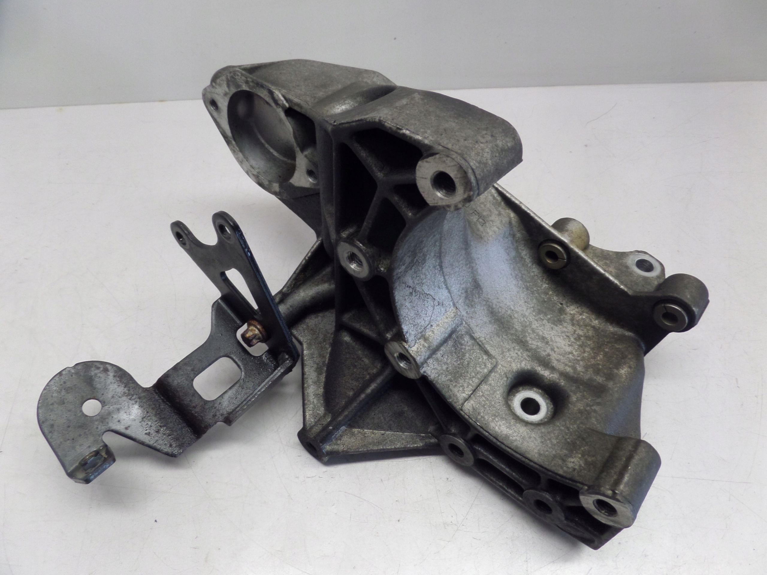 engine mount SPREZARKI OPEL OMEGA B FL 2.6 V6 99-03 90531707BG