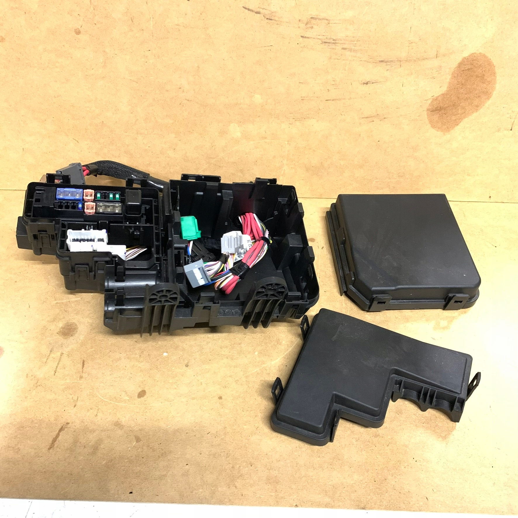 renault KOLEOS II 1.3 TCE корпус предохранителей блок коробка 284B82475R