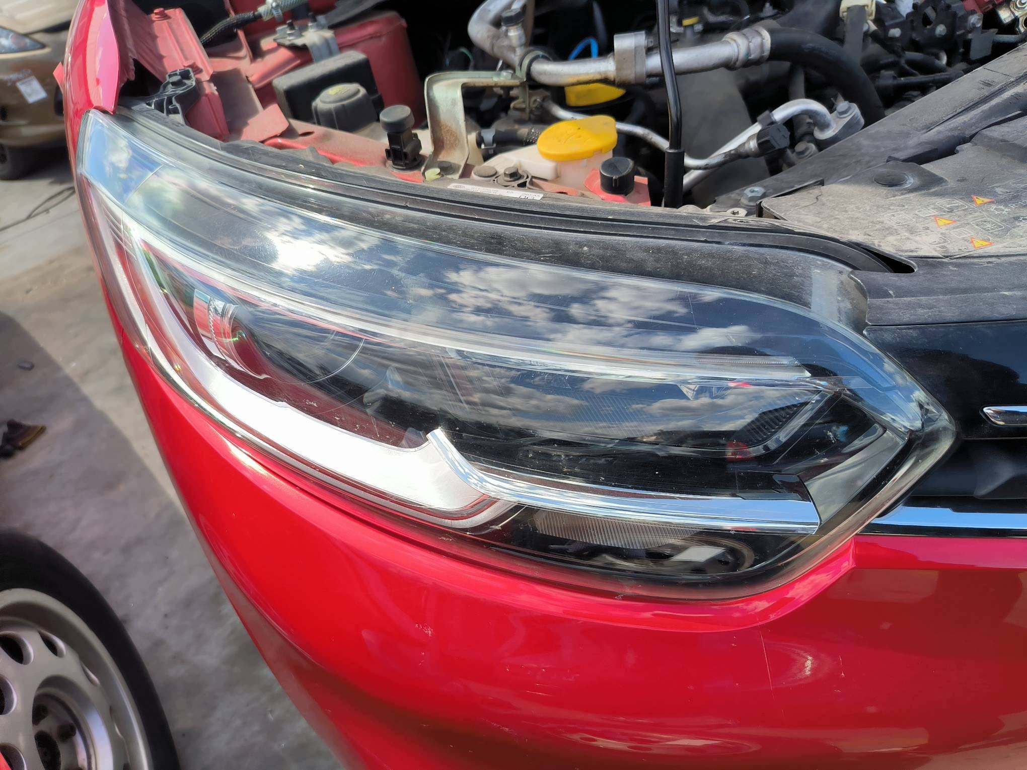 light right front 260101096R RENAULT KADJAR