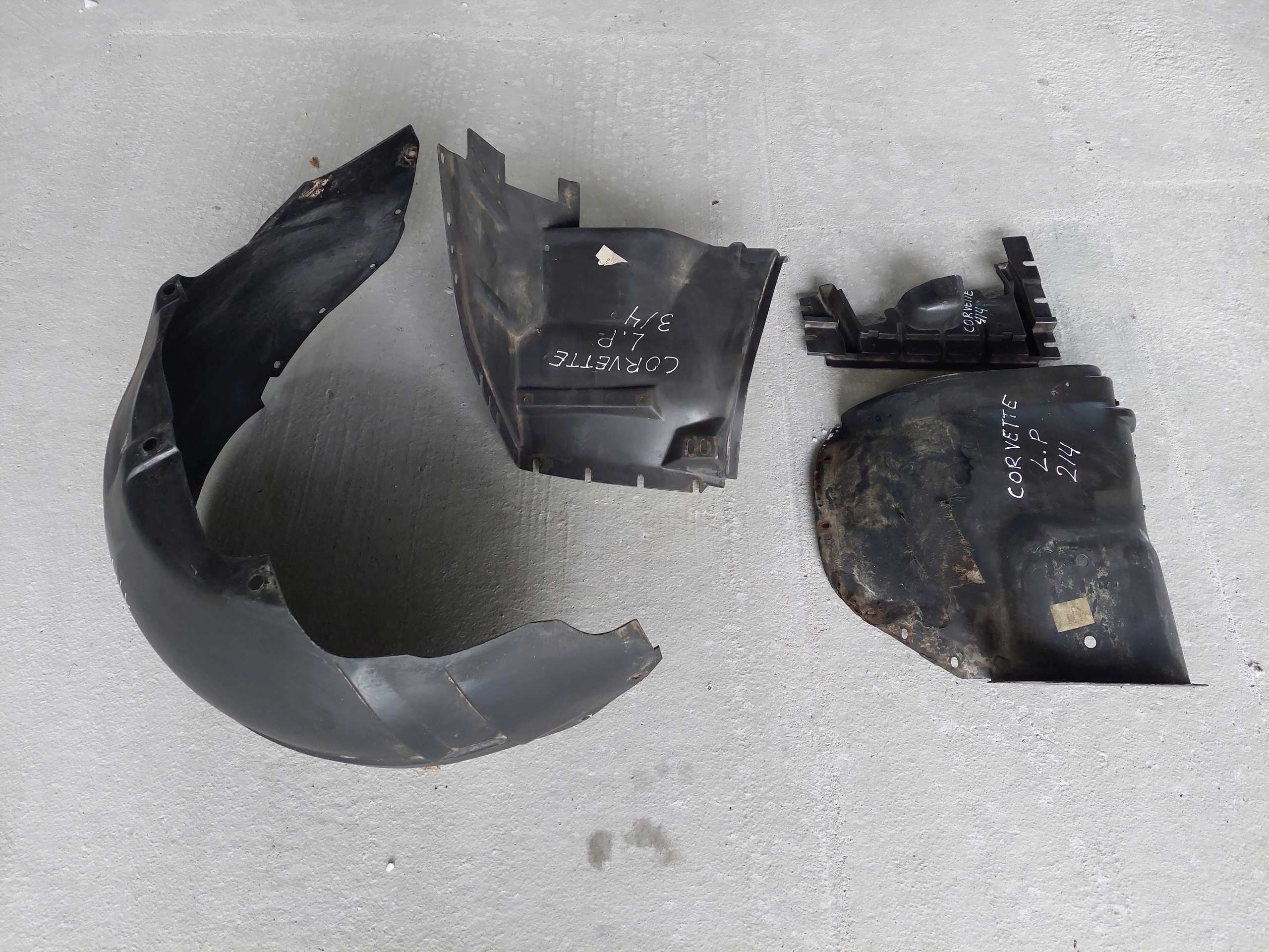 mudguard front PREDNIE left KOMPLET CHEVROLET CORVETTE C4 5.7