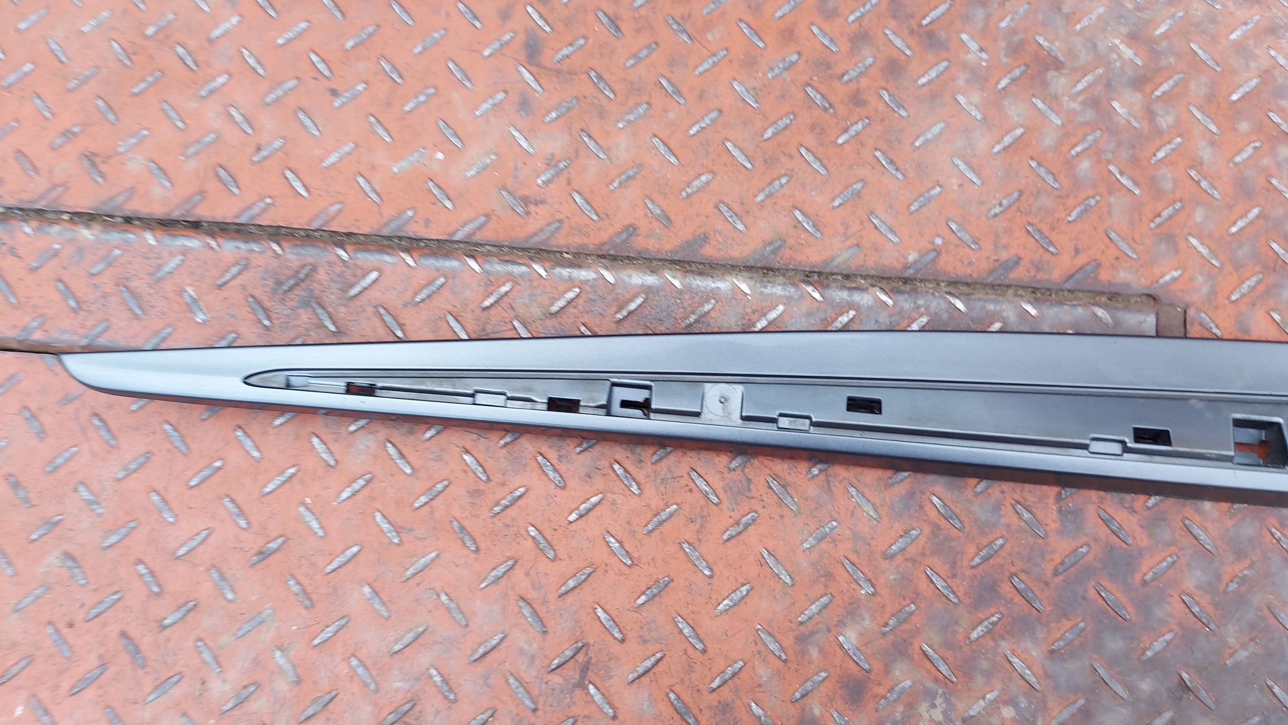 moulding door left left front TOYOTA YARIS III 17
