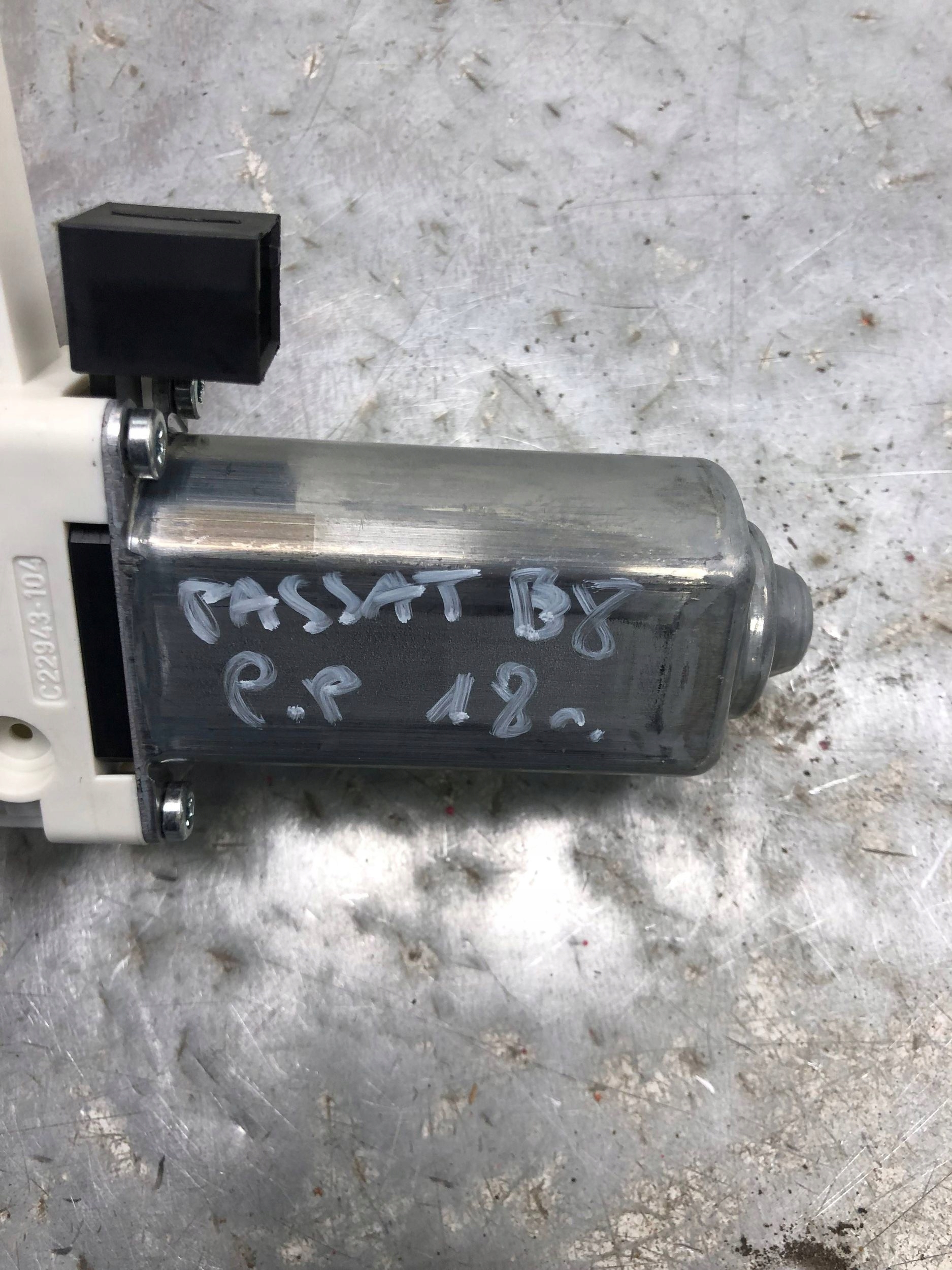 mini motor windows right front VW PASSAT B8 5Q4959802B