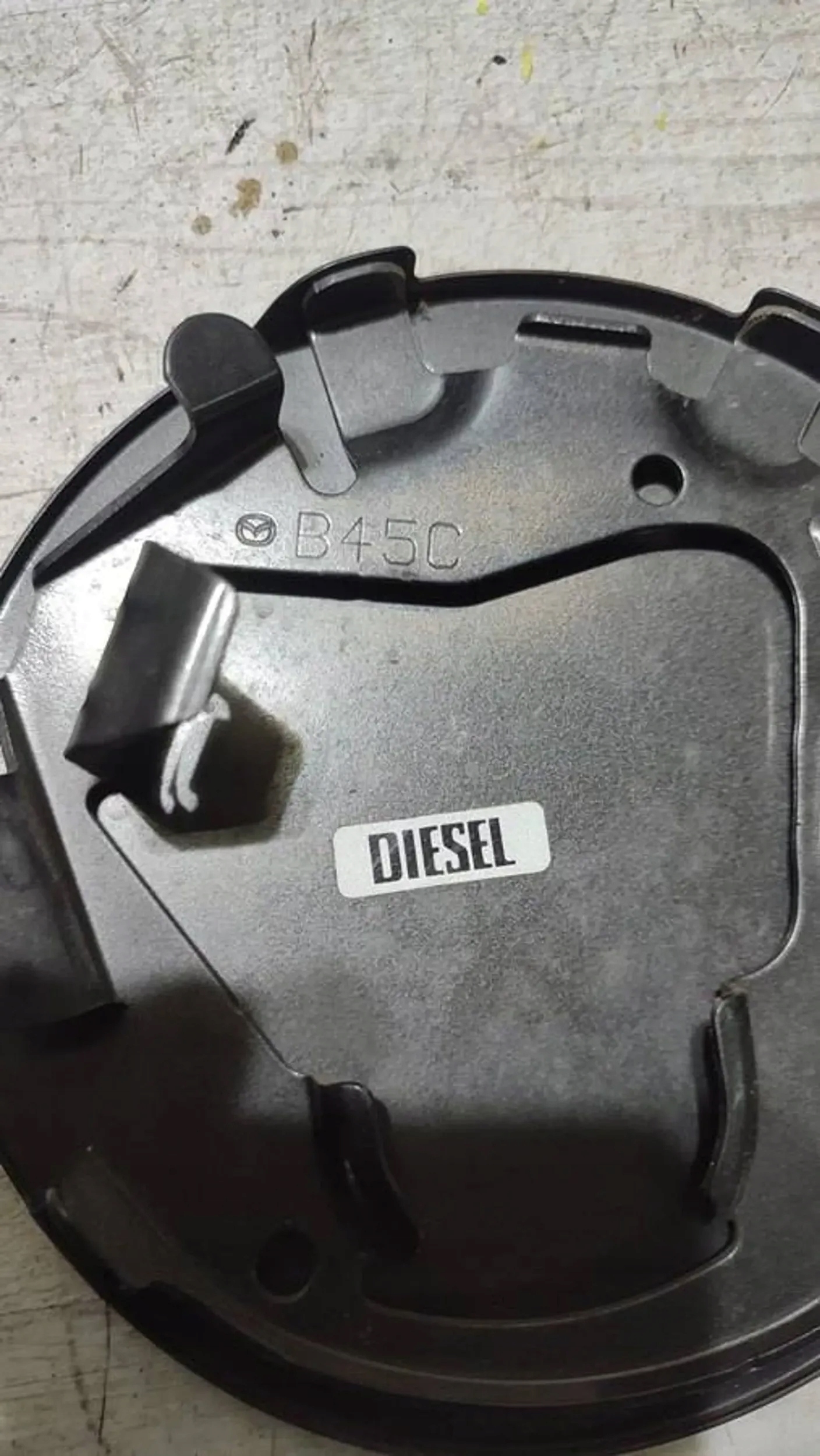 Mazda 3 III BM 17r Volet trappe carburant Carburant