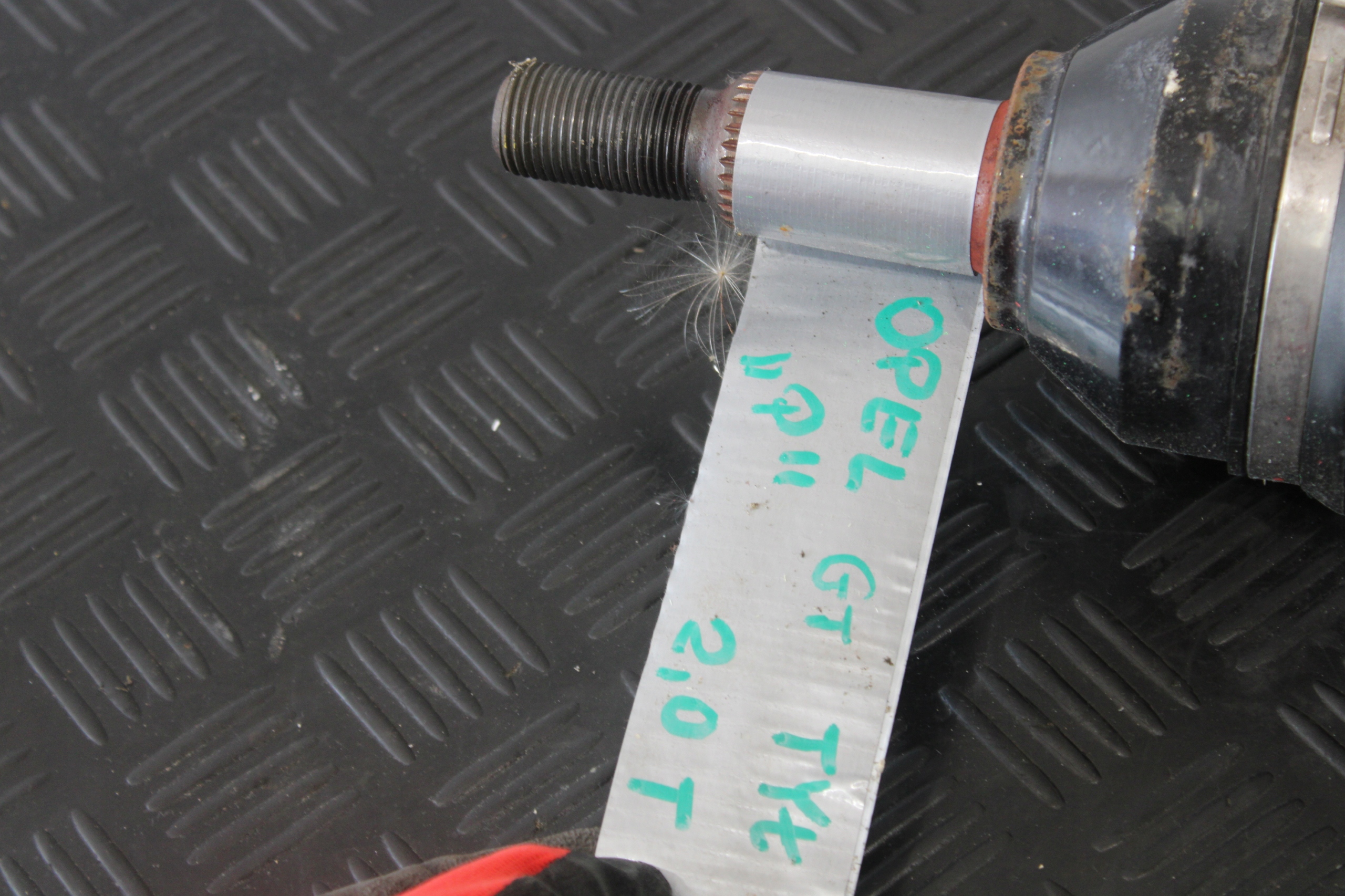 semi-axis semi-axis right rear part OPEL GT 15919079