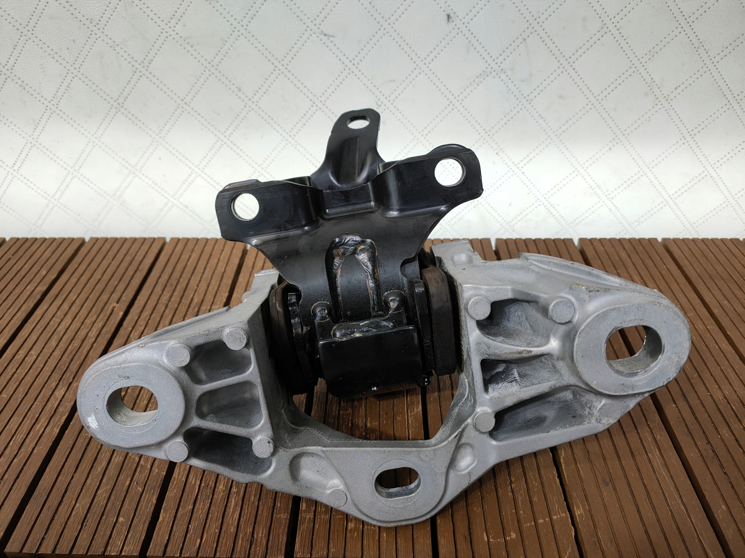 MAZDA CX-5 II KF 17-21 2.0B PE02 holder engine mount OE