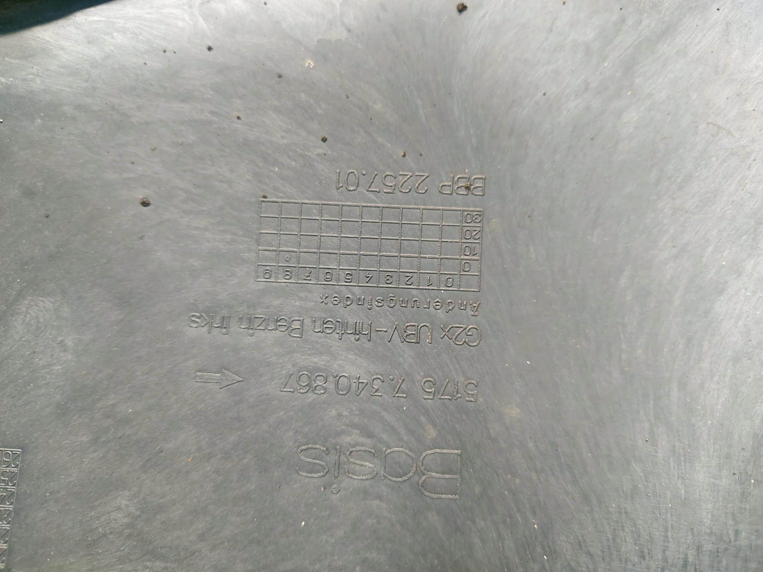 BMW G20 330e Blende Abdeckung Unterfahrschutz links heck 7340867