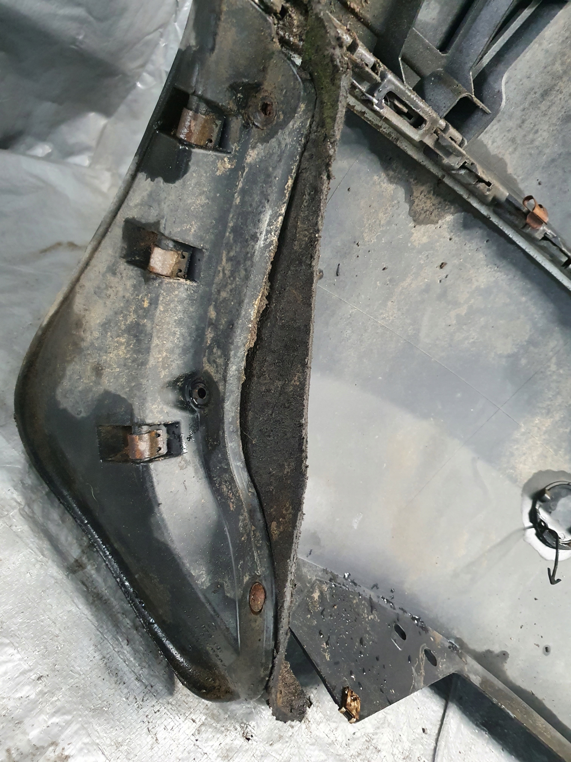bumper rear part VW VOLKSWAGEN GOLF V LAK. LA7W