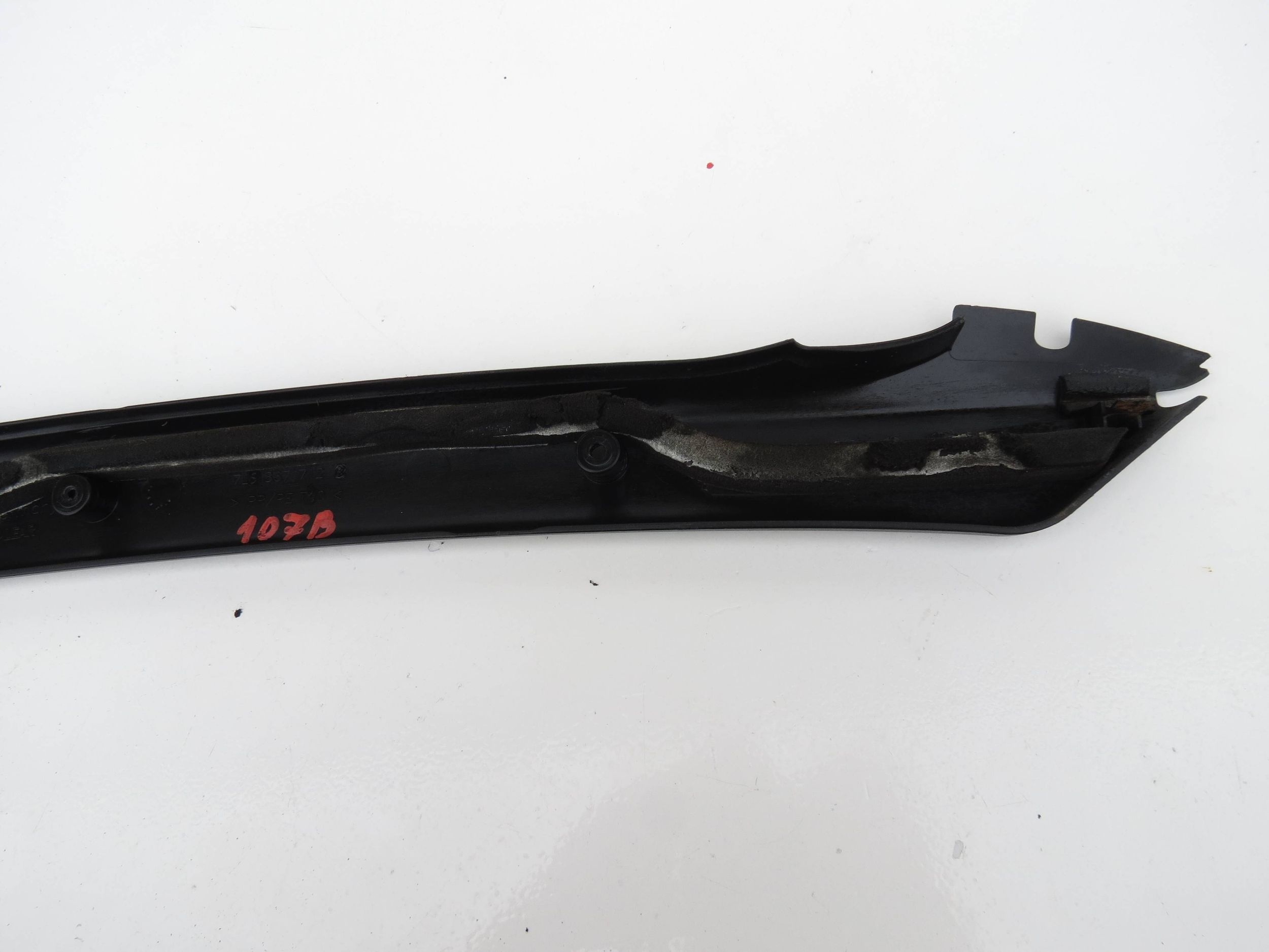 lista fedél PORSCHE CAYENNE 4.8 V8 7L5867712B