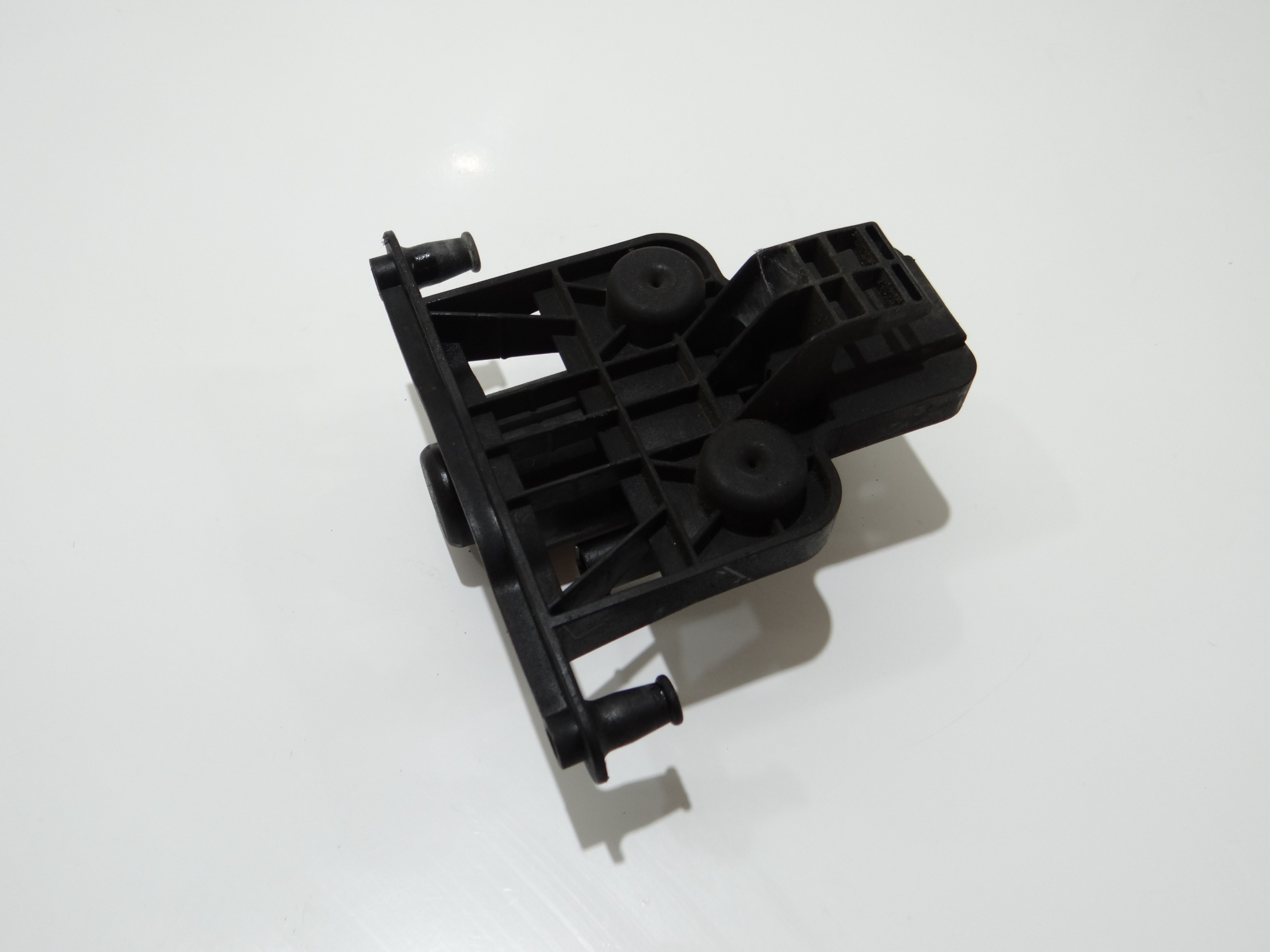 Pompe d’eau Électrovanne BMW E60 E61 6920226 (4647700)