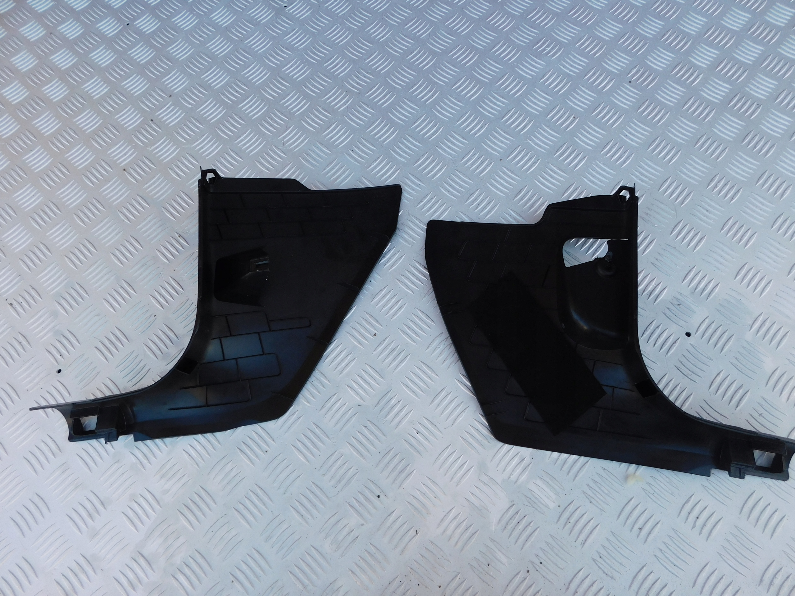 Cupra Formentor kryty PRAHU SLUPKA 5FA863484 5FA863483