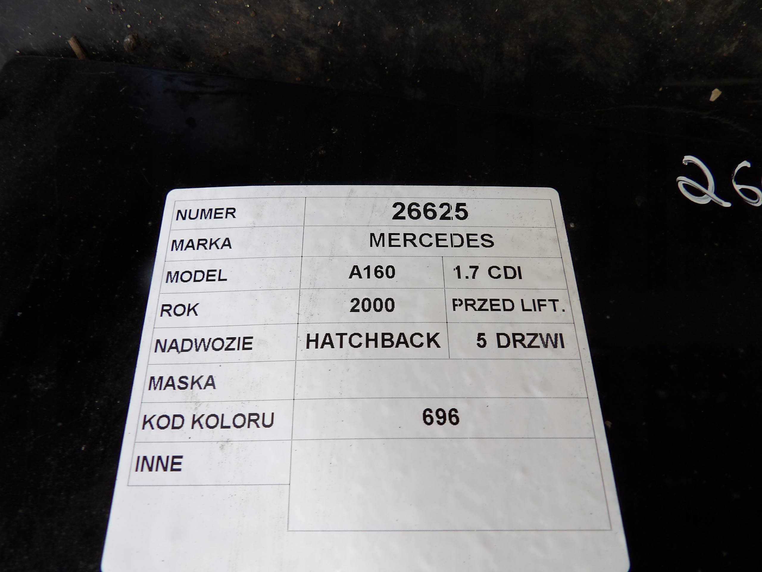 Mercedes W168 Capot lak. 696