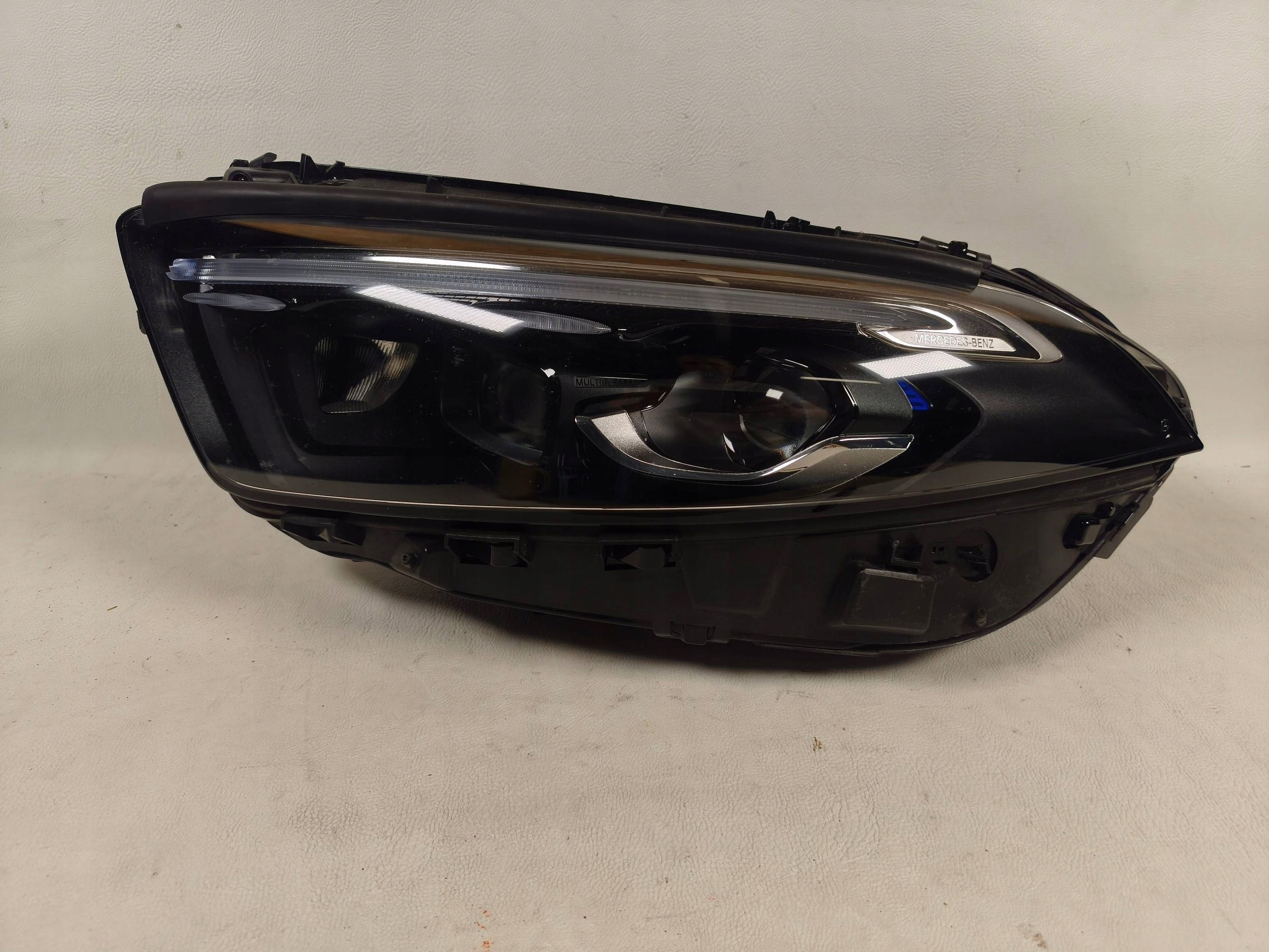 Mercedes A W177 A177 Lift 23- light left front front Multibeam