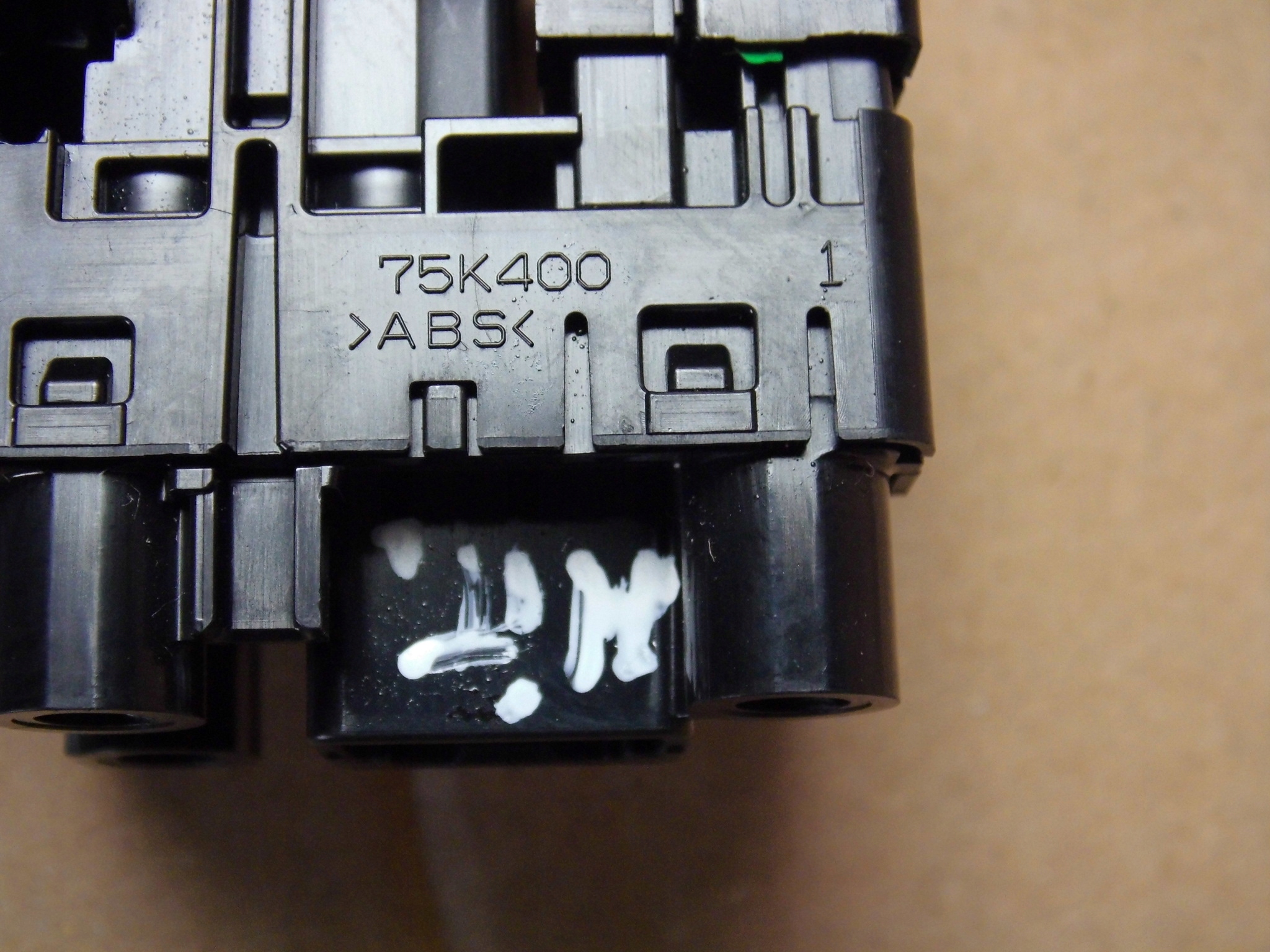 Mitsubishi Outlander III switch electric brake button 75K400