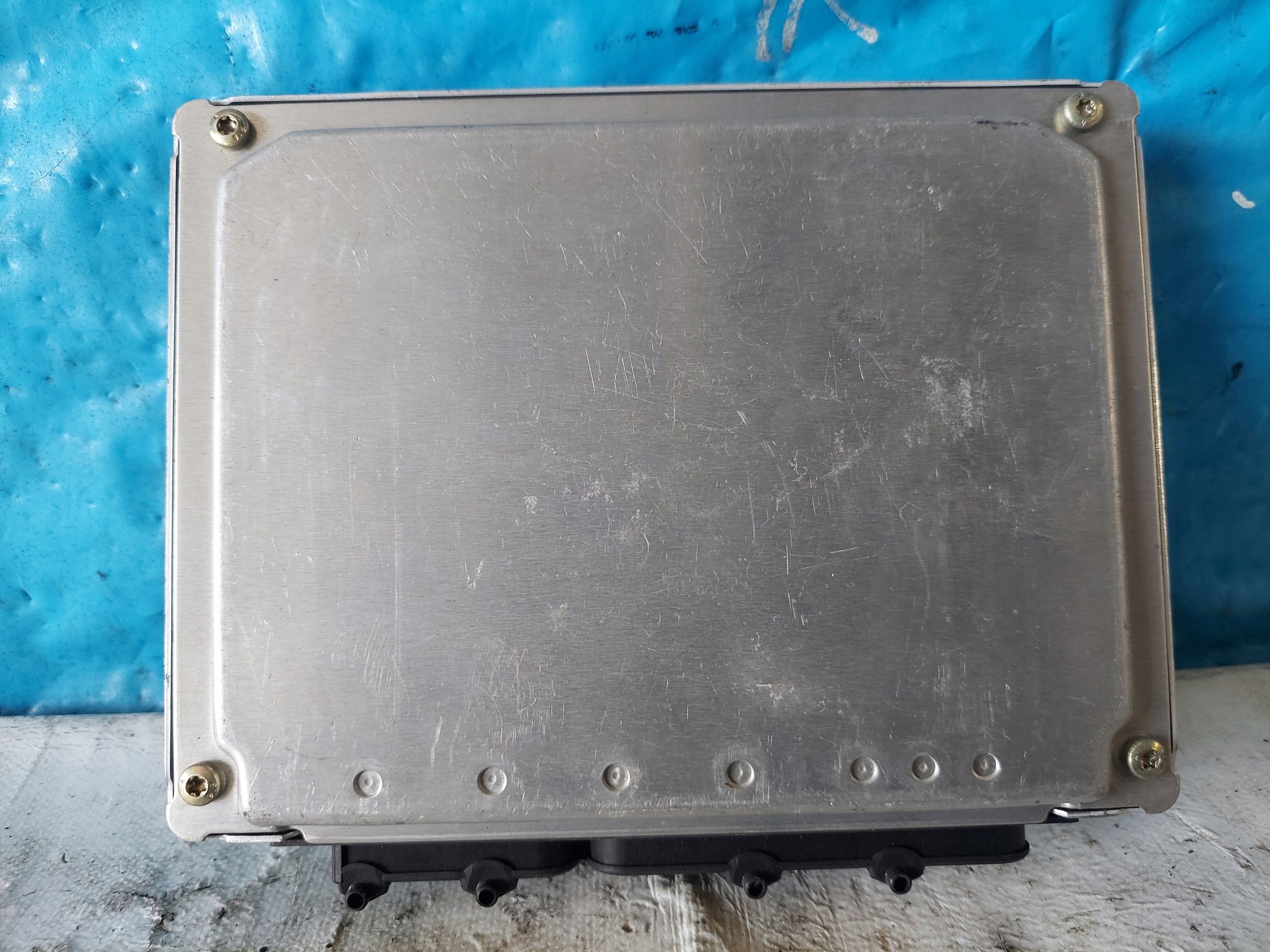 A6 C5 2.8 V6 4D0907551R unité de commande électronique uce moteur