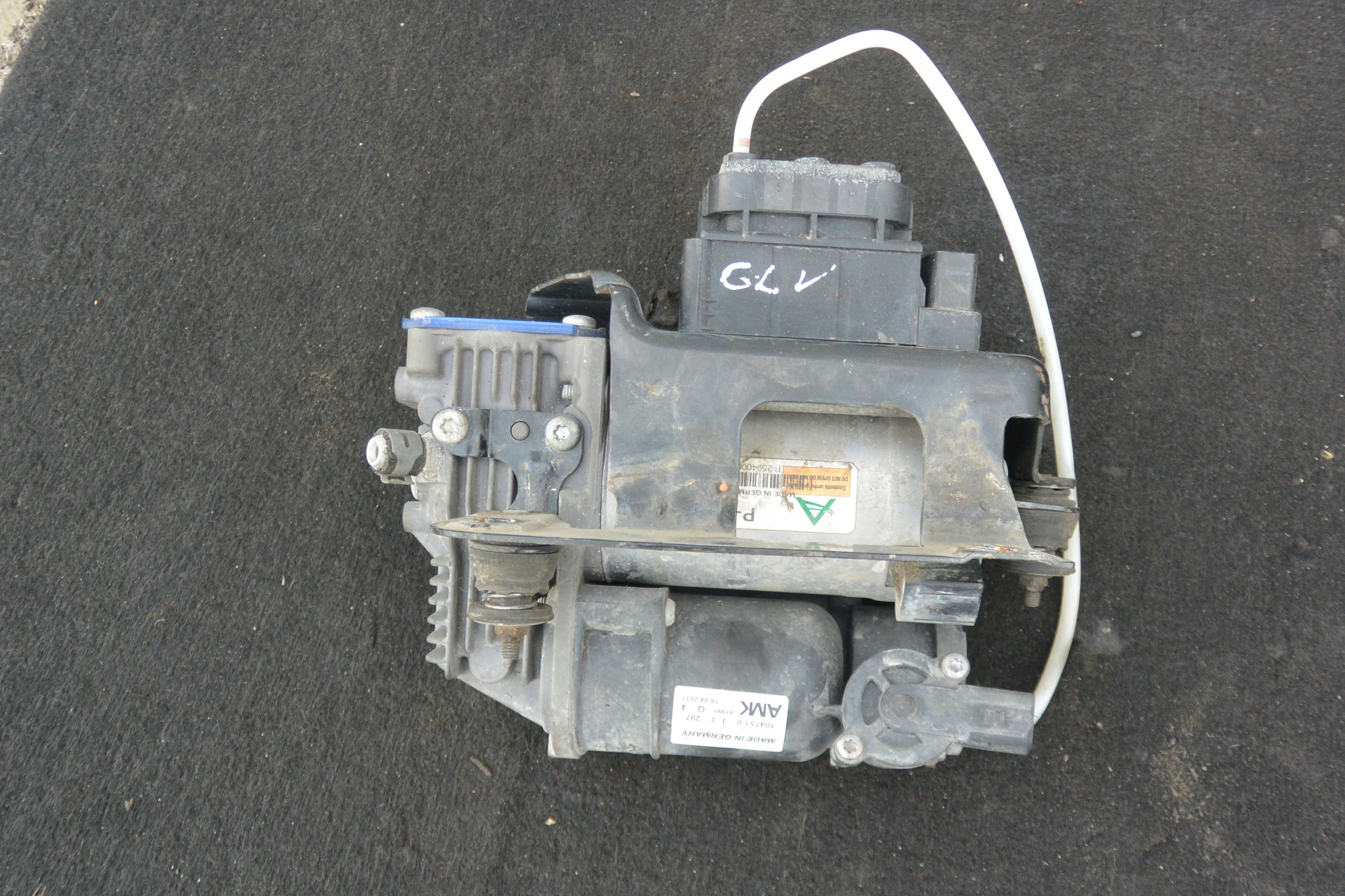 P-2594 - КОМПРЕССОР AIRMATIC РАСПРЕДЕЛИТЕЛЬ MERCEDES ML GL 164