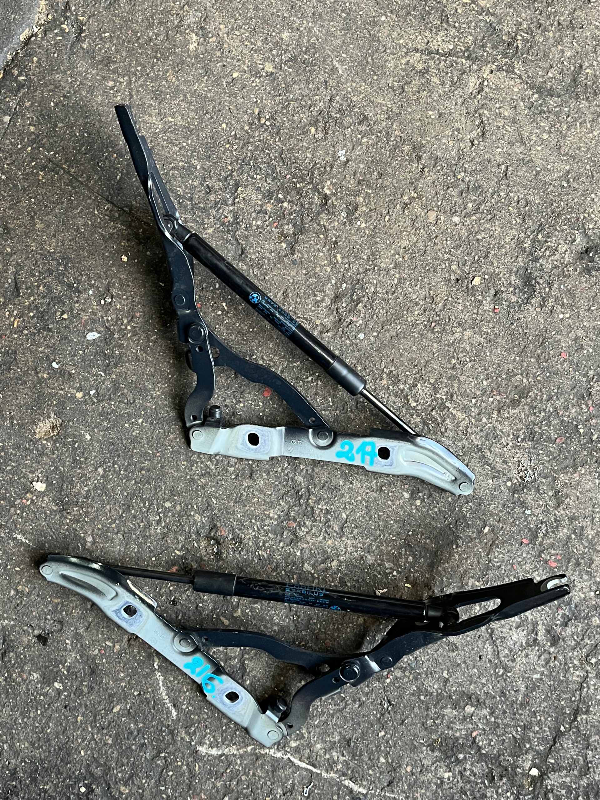 7166851 7166852 - 217 216 BMW E82 E88 E90 важіль селектора 7590609