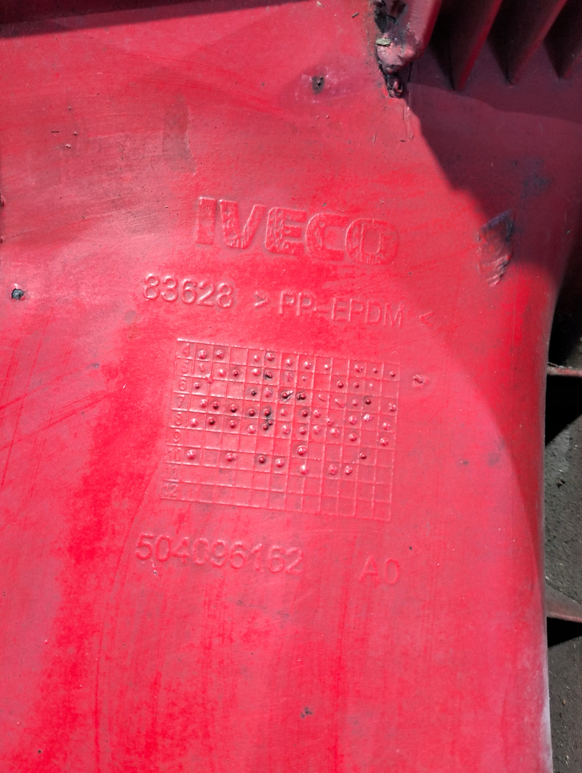 bonnet hood corner cabs IVECO STRALIS III 2007r right 504096162