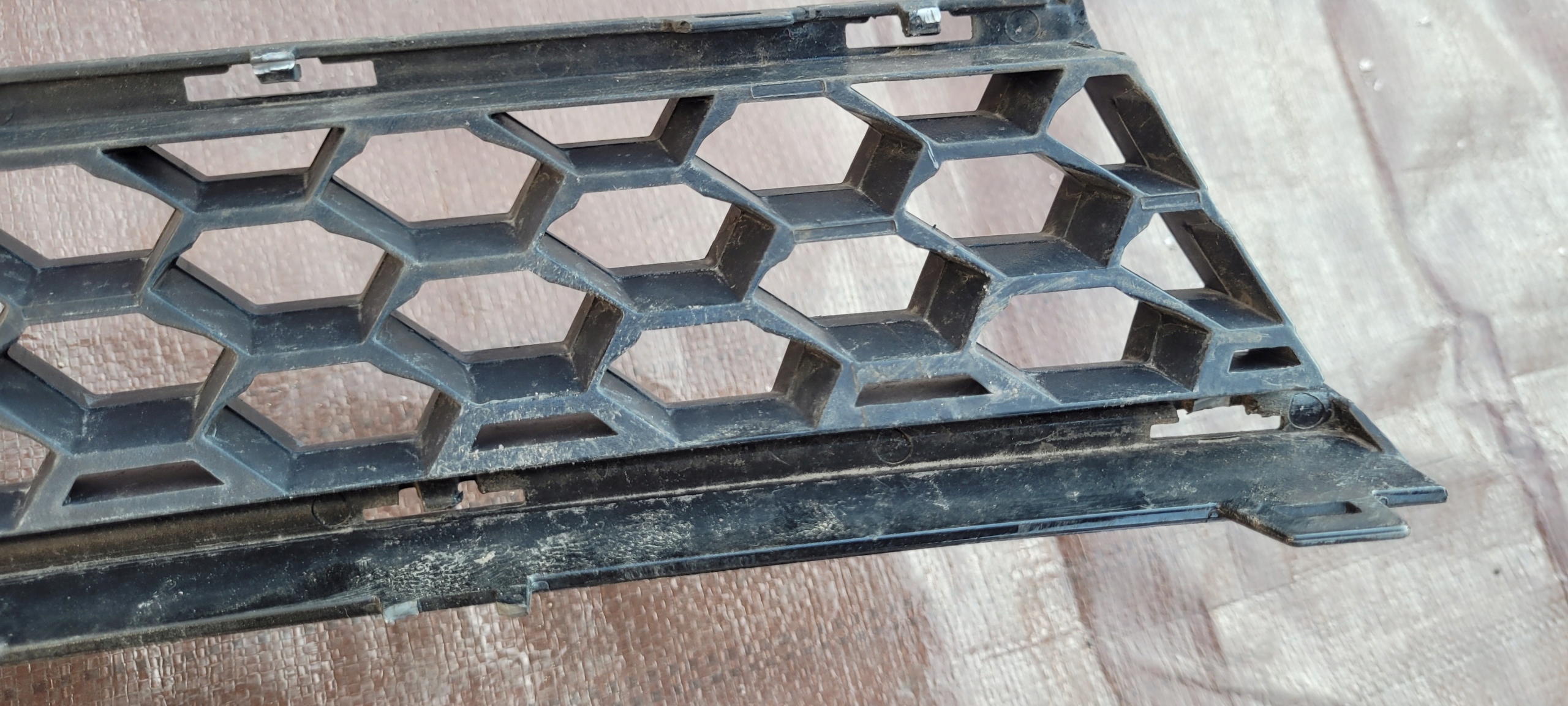 решетка радиатора бампера vw GOLF VI GTI // 3439