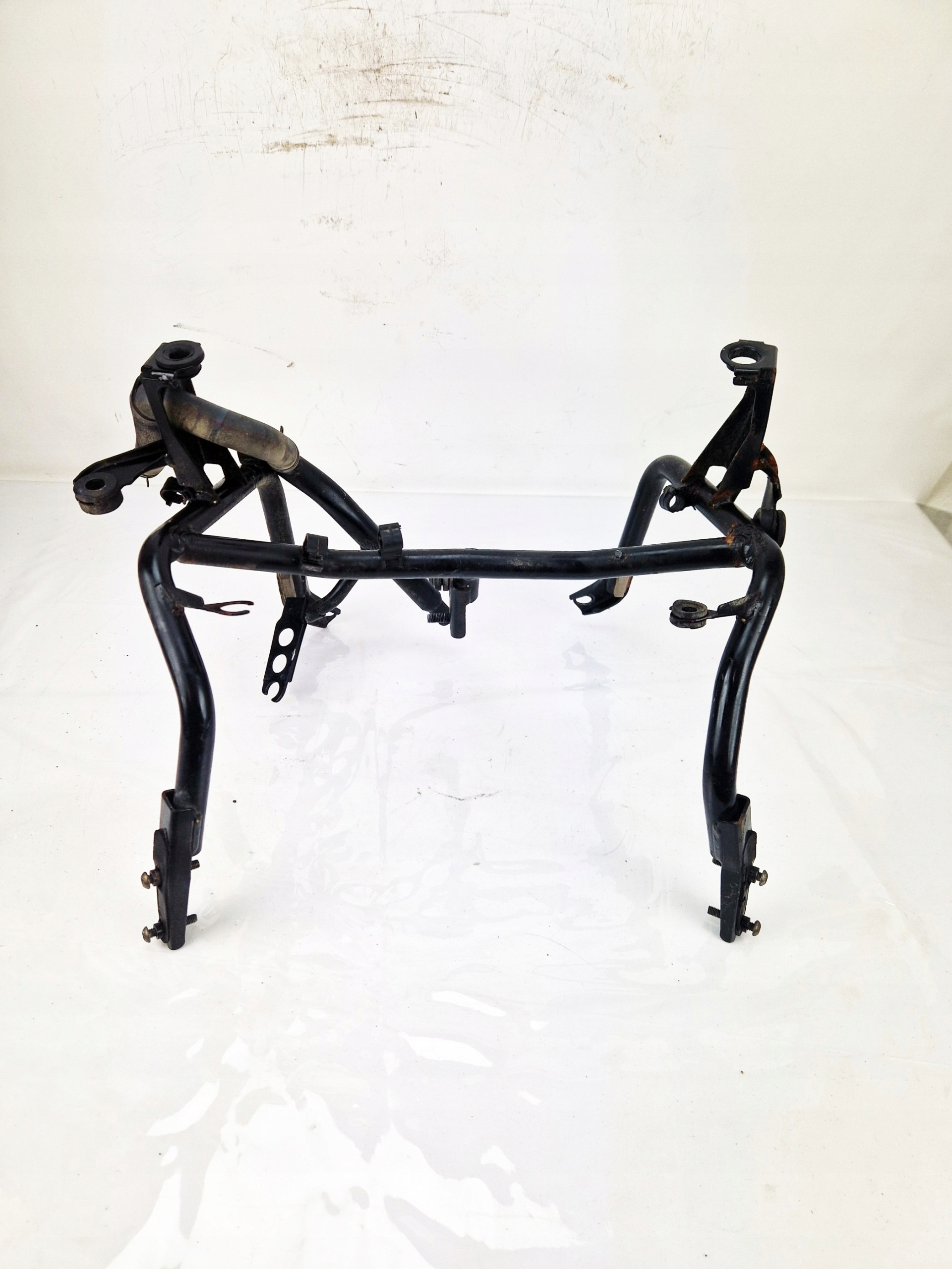 YAMAHA YZF 600 R THUNDERCAT STELAŻ CZASZY PRZÓD