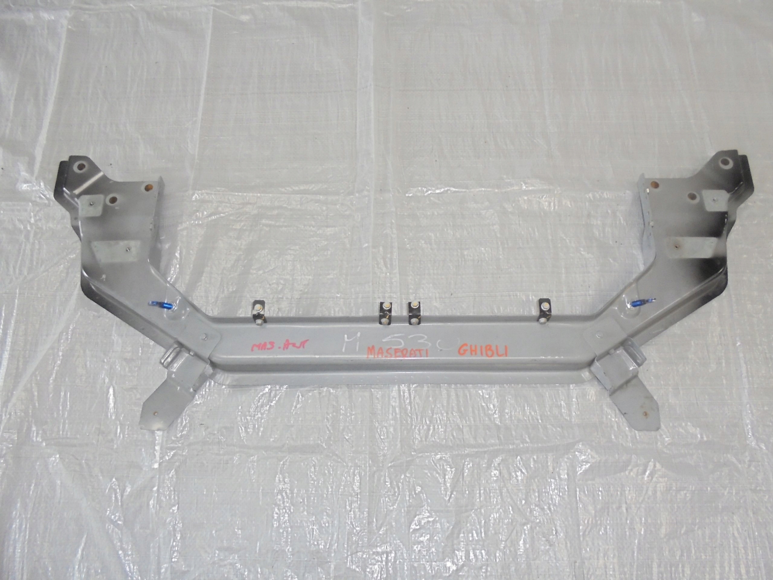 PAS PRZEDNI WZMOCNIENIE BELKA MASERATI