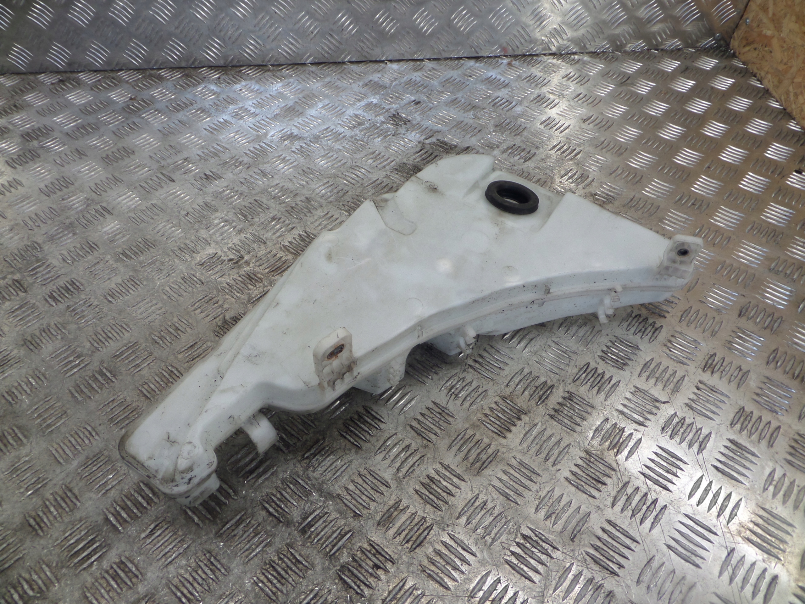 AUDI A7 4G washer fluid tank 4G8955451
