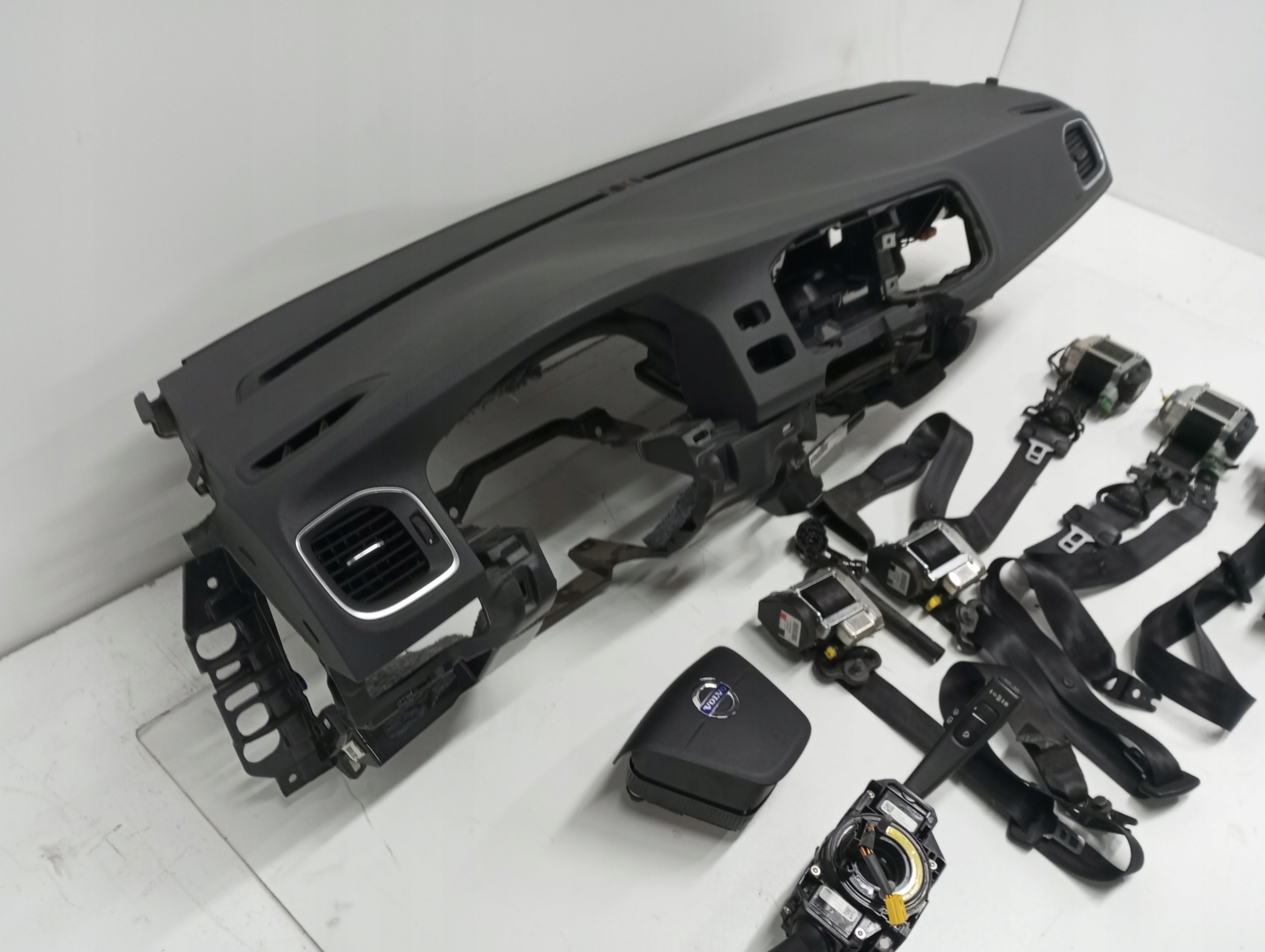 dashboard VOLVO V60