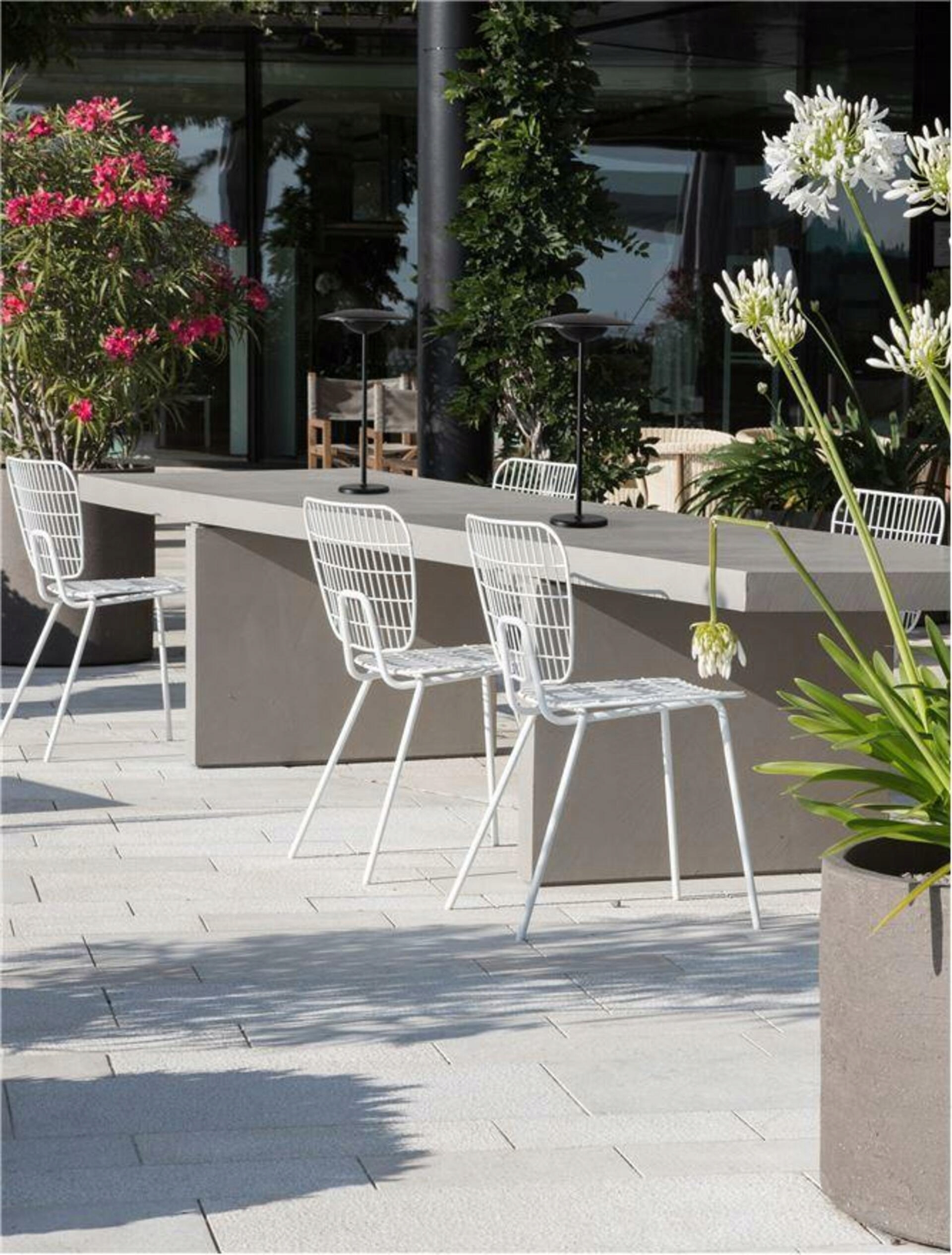 Nova Luce vonkajšia stolná lampa Fabio čierny liaty hliník a matný akryl Led 2