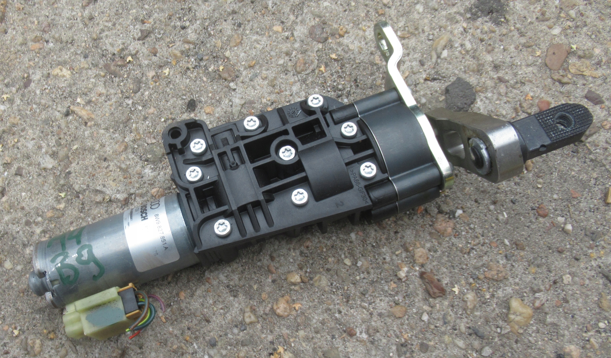AUDI A4 B9 3.0 TDI 18R damper bonnet boot left 8W9827851A