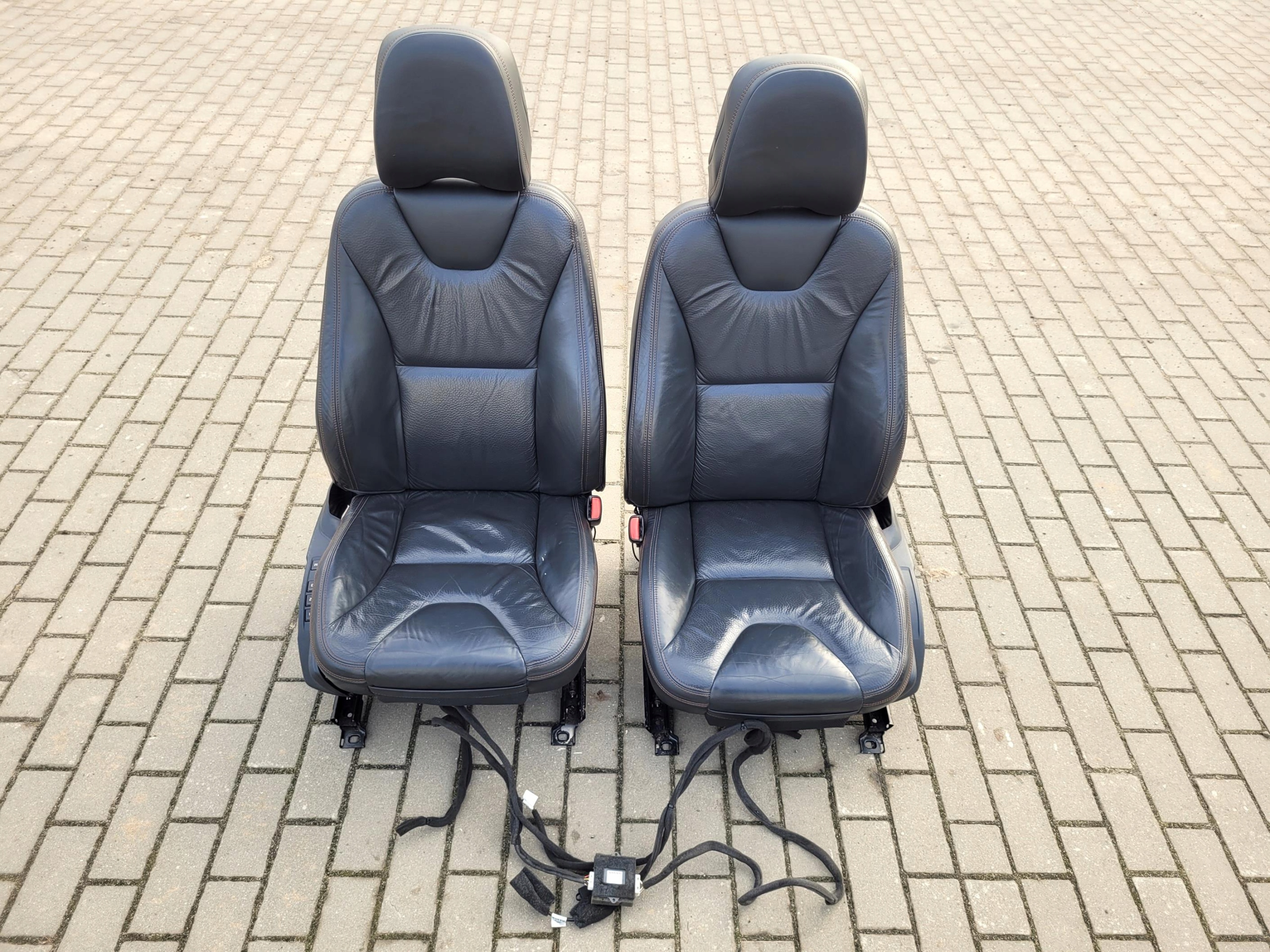 seat front front left right DVD EKRANY SLUCHAWKI VOLVO XC60 and