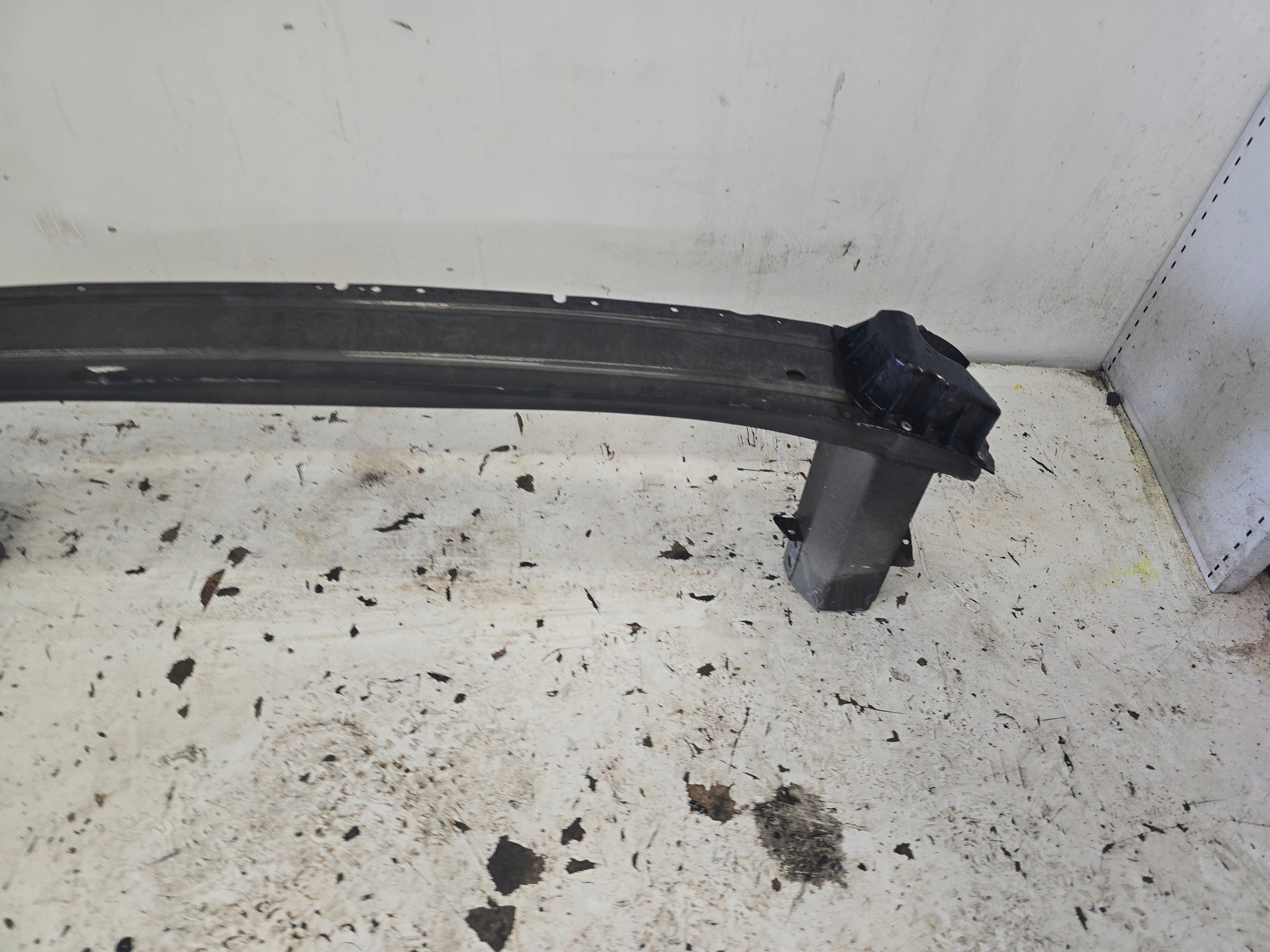 OPEL ZAFIRA C bumper support front pillar below front bumper