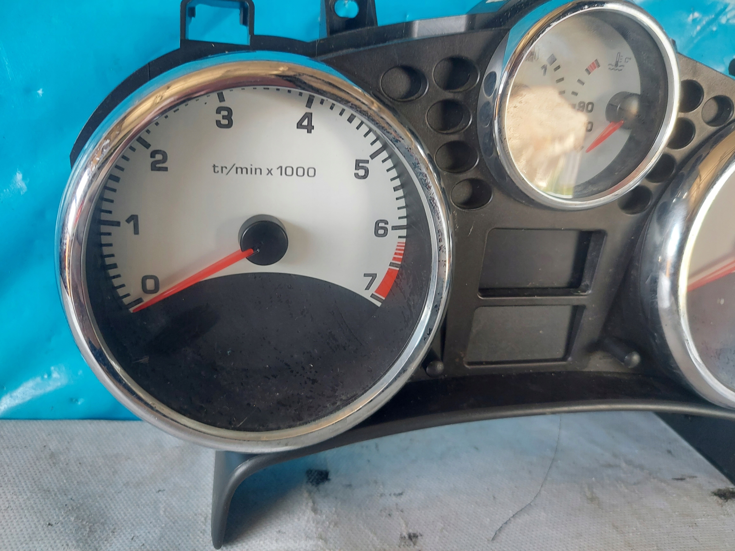 dials clock PEUGEOT 207 1.6 16V 9666748780