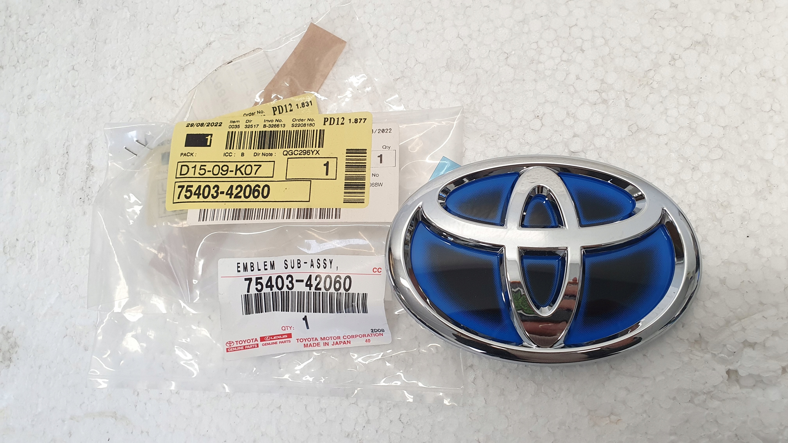 EMBLEMAT LOGO ZNACZEK HYBRID TYŁ TOYOTA RAV4 V NOWY ORG