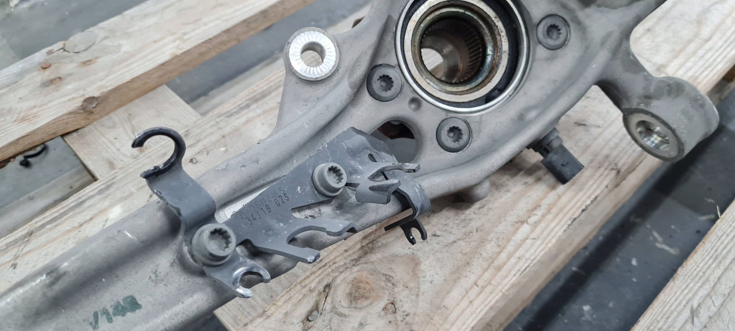 A5 8W S5 swing right right front 8W0407254F 8W0407560 A4 B9 8W