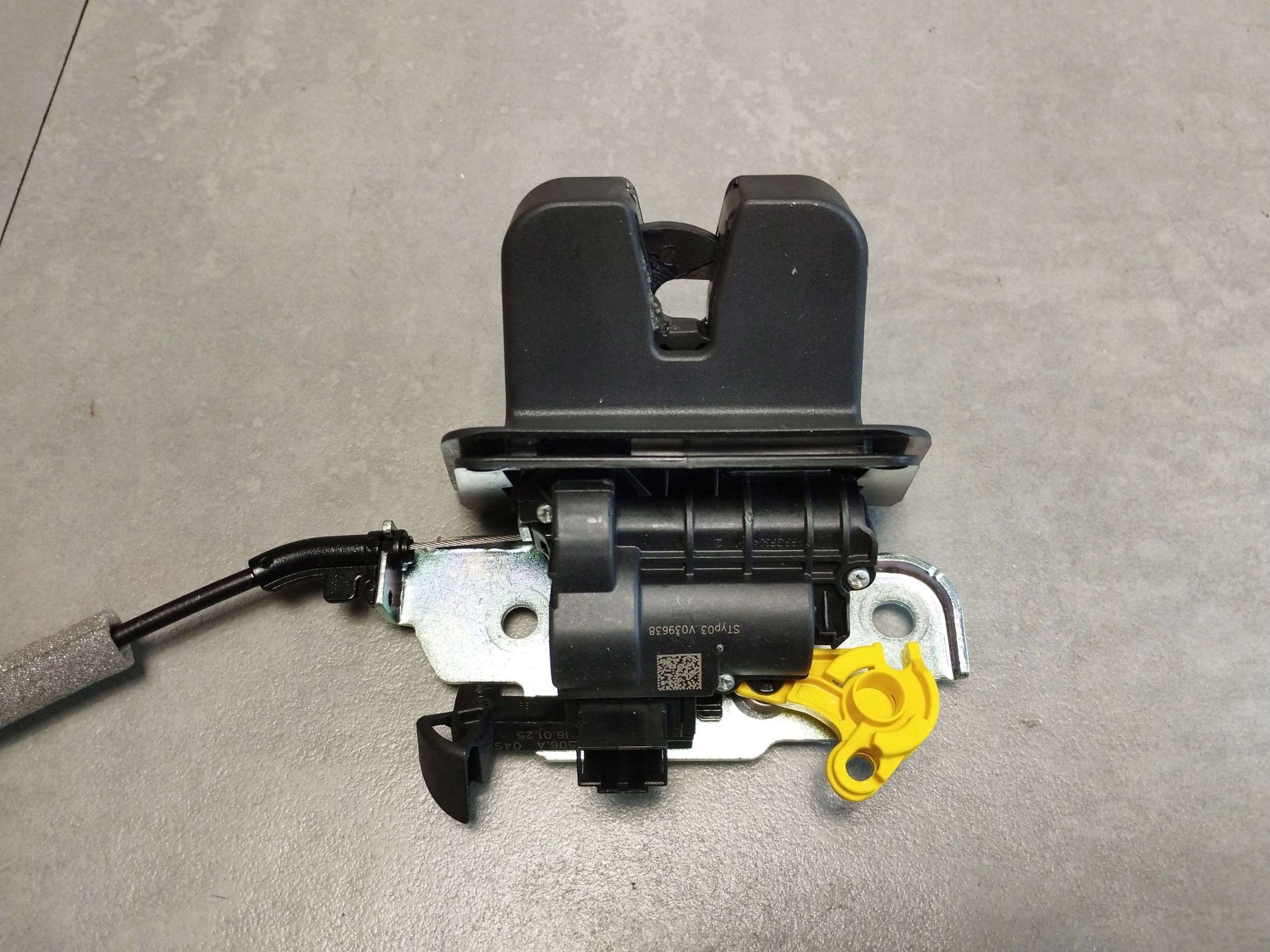 Audi A5 B10 KOMBI lock bonnet boot 11A827506A
