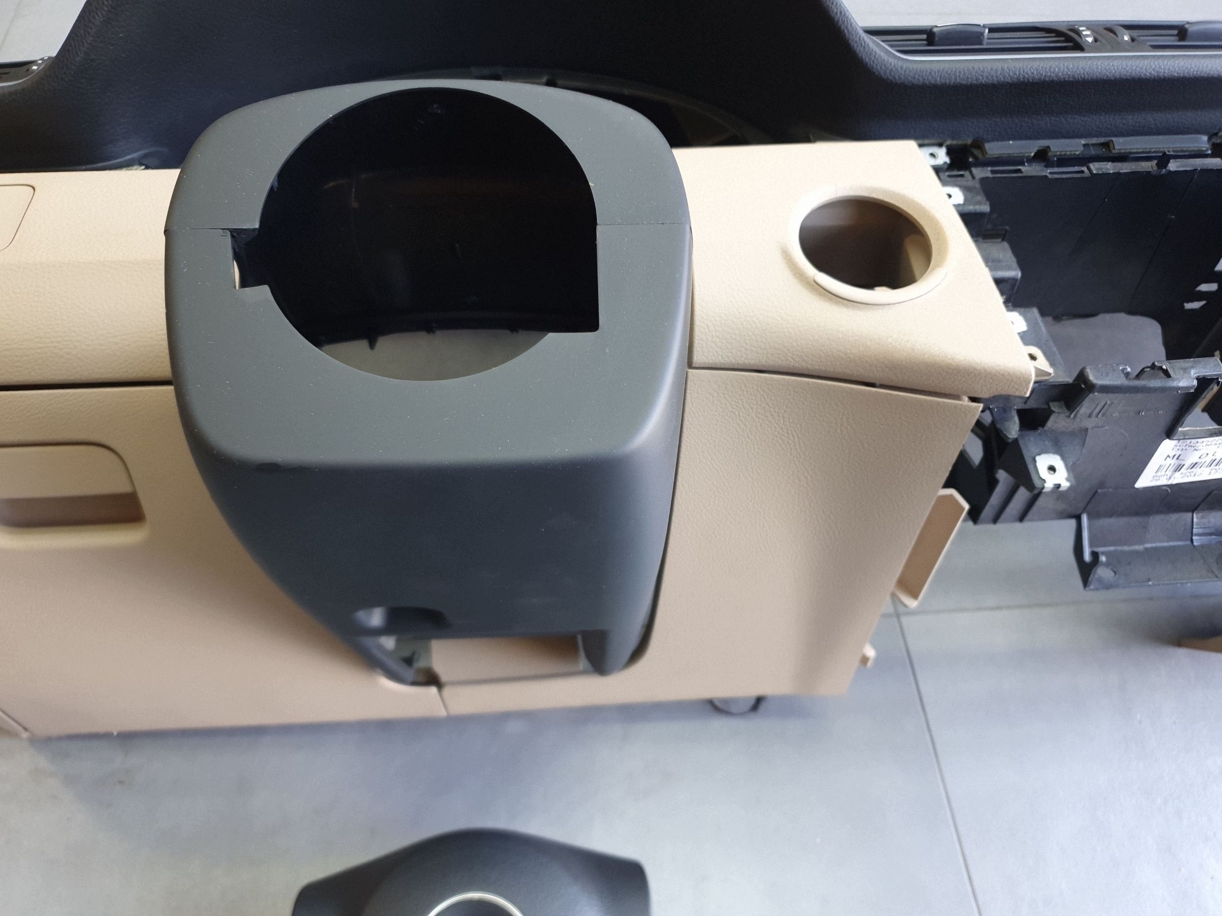 Volkswagen PASSAT CC dashboard instrument panel console cockpit airbags 3AB857003AB