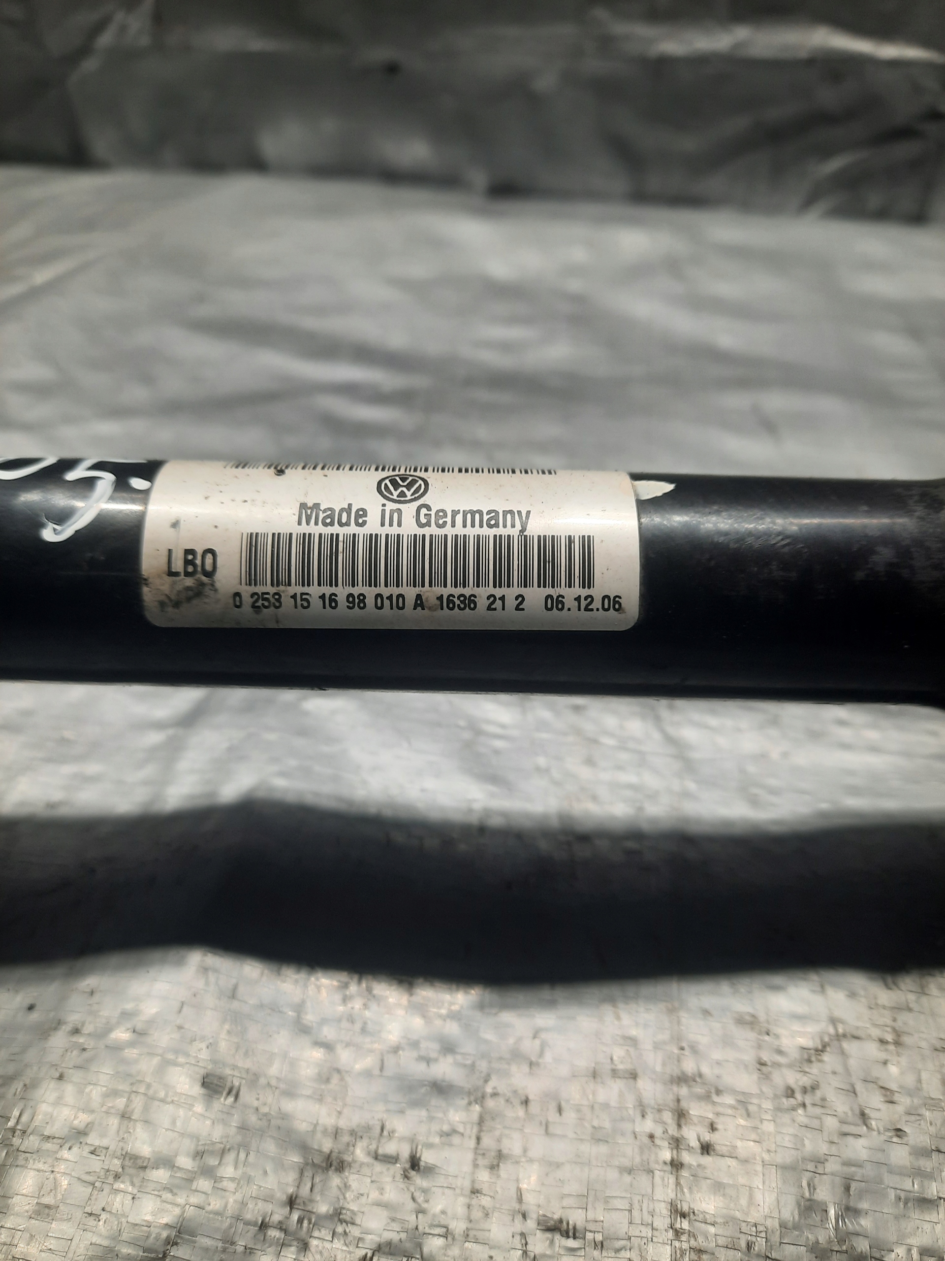 semi-axis left left rear part VW TOUAREG 7L 3.0 TDI BKS