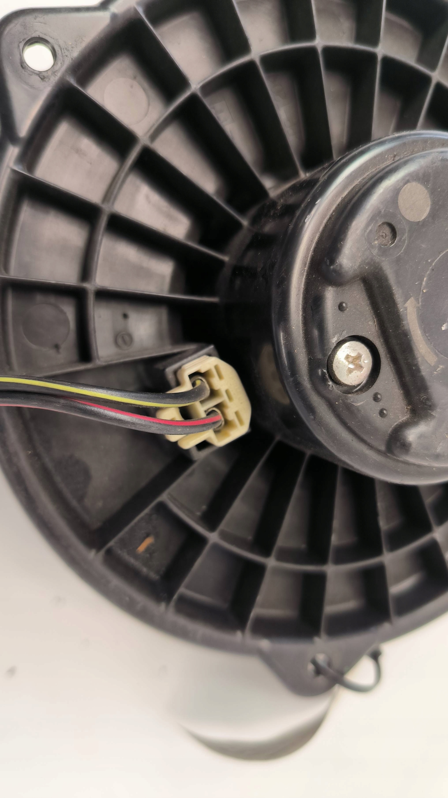 ventilator kabinski 272700-0222 SUBARU LEGACY