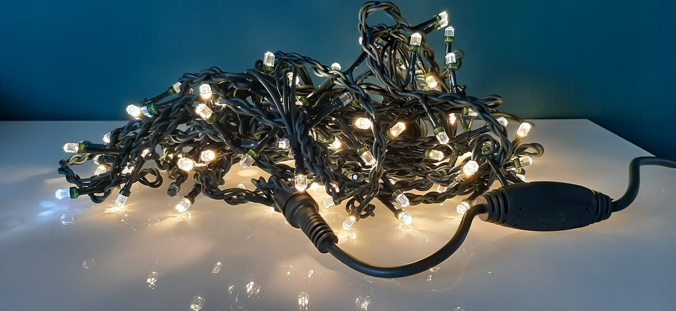 KURTYNA ŚWIETLNA 240 LED FLASH ZEWNĘTRZNA ZIELONY GRUBY KABEL 15M Kolor lampek biały