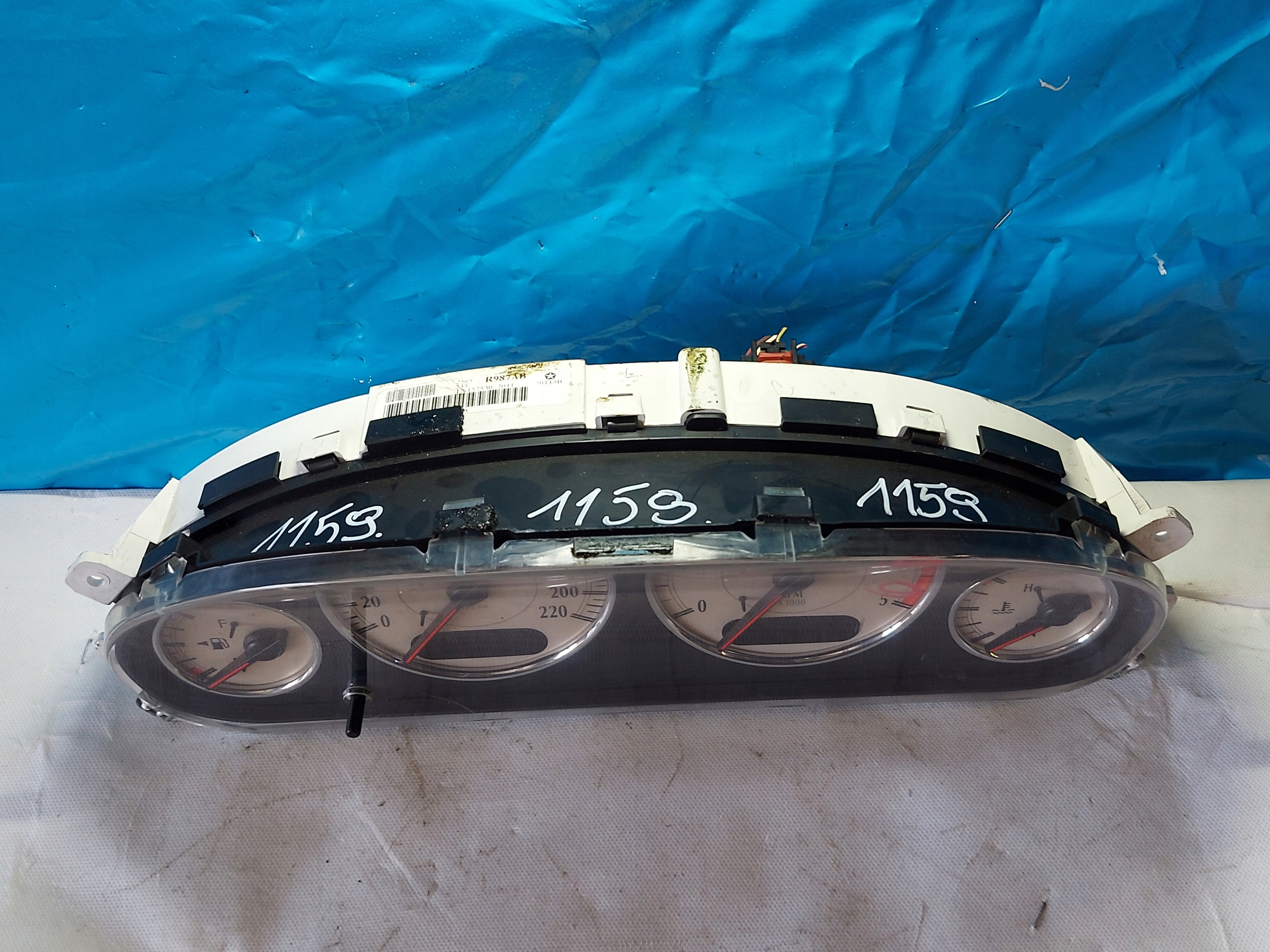 dials clock CHRYSLER VOYAGER 2.8 CRD R987AB