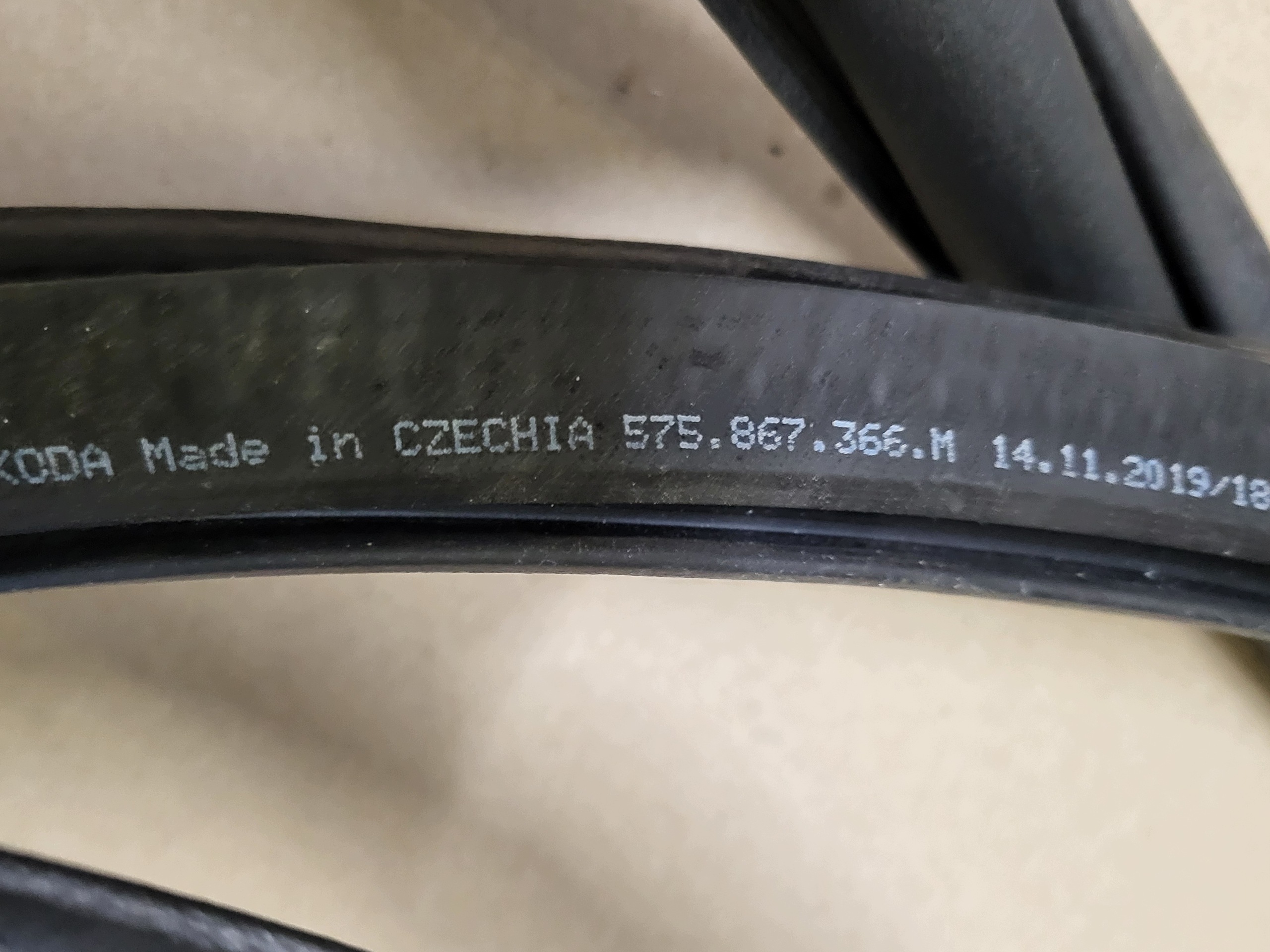 gasket rubber bodywork Z door left right front SEAT ATECA 2szt. OE