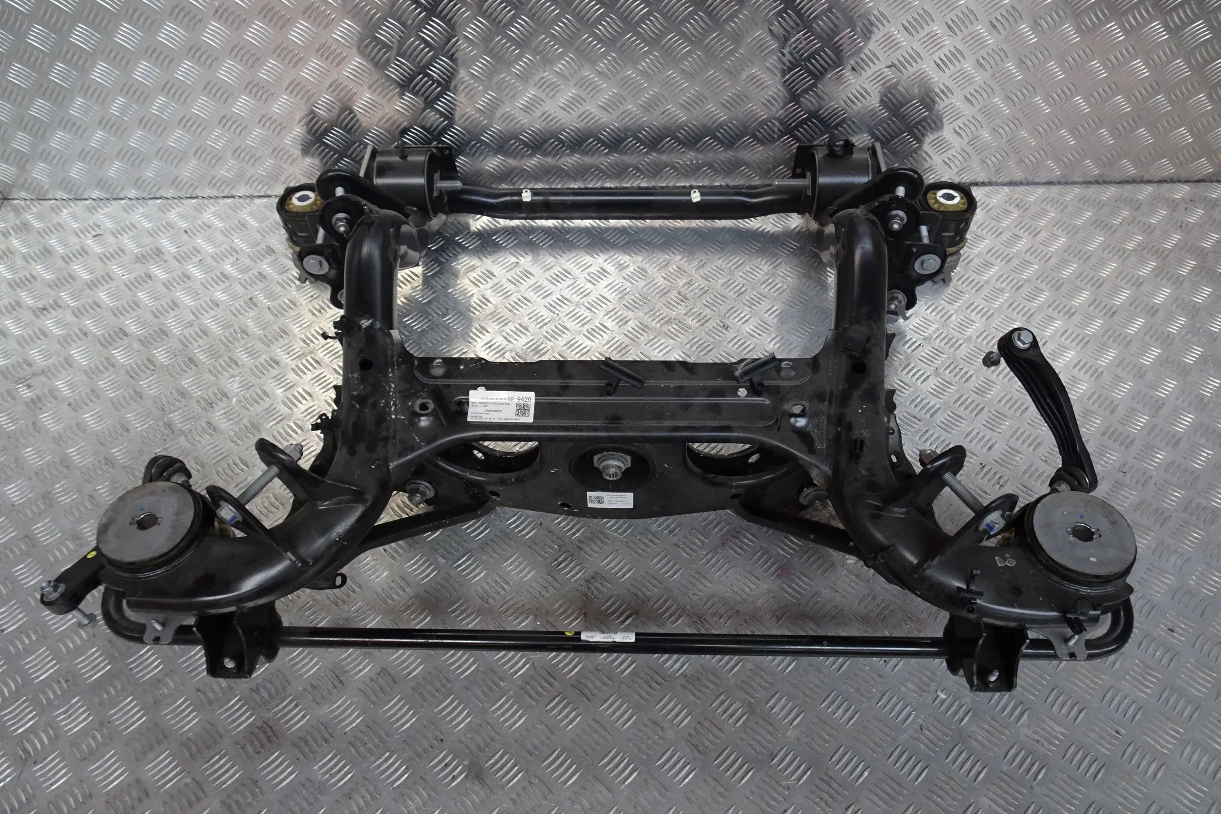 VW ID.3 - BELKA ZAWIESZENIE TYL 10A500025