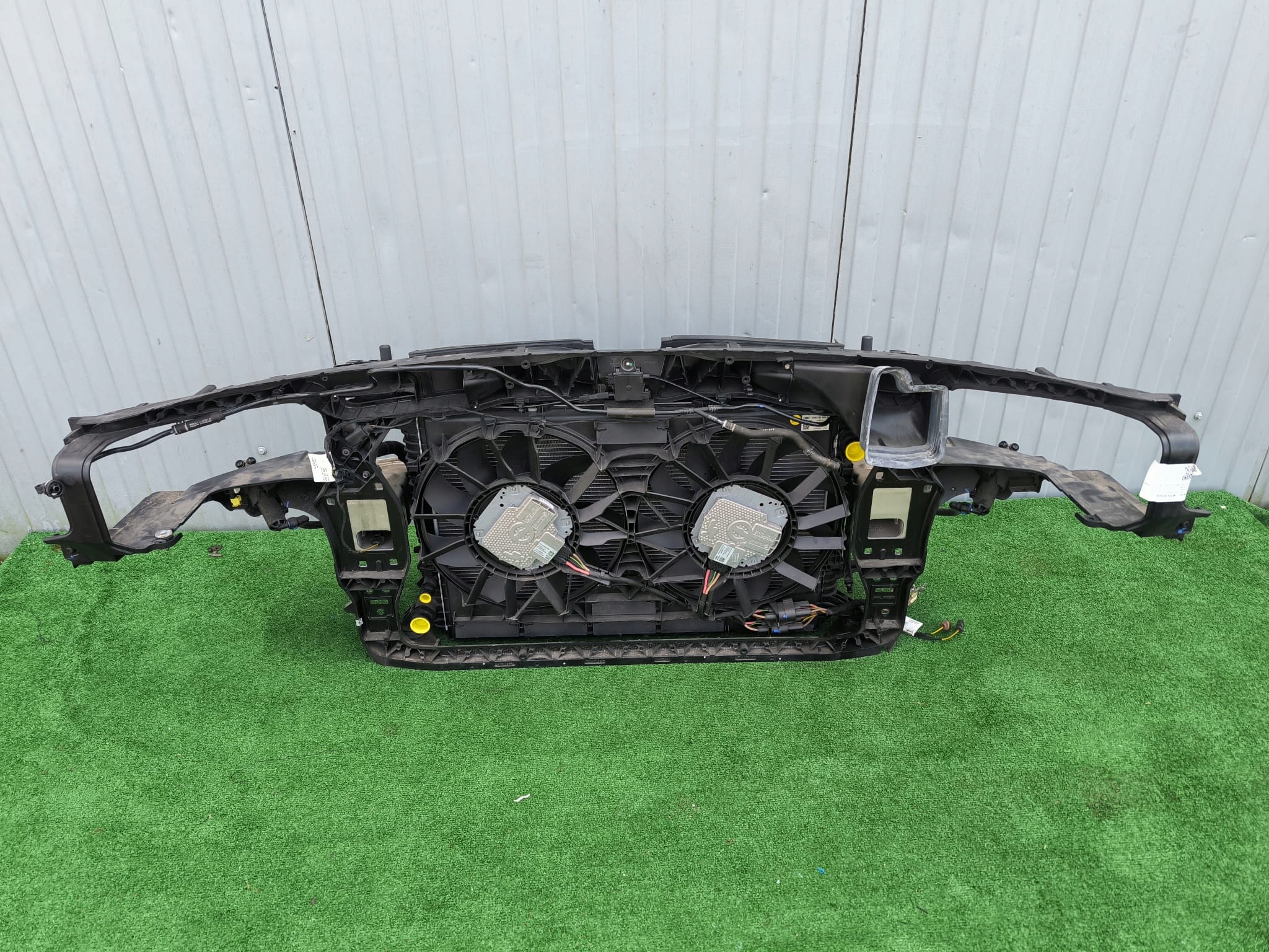 AUDI A8 4H D4 4.0 TFSI LIFT 320KW PAS PRZEDNI CHŁODNICE Typ samochodu Samochody osobowe